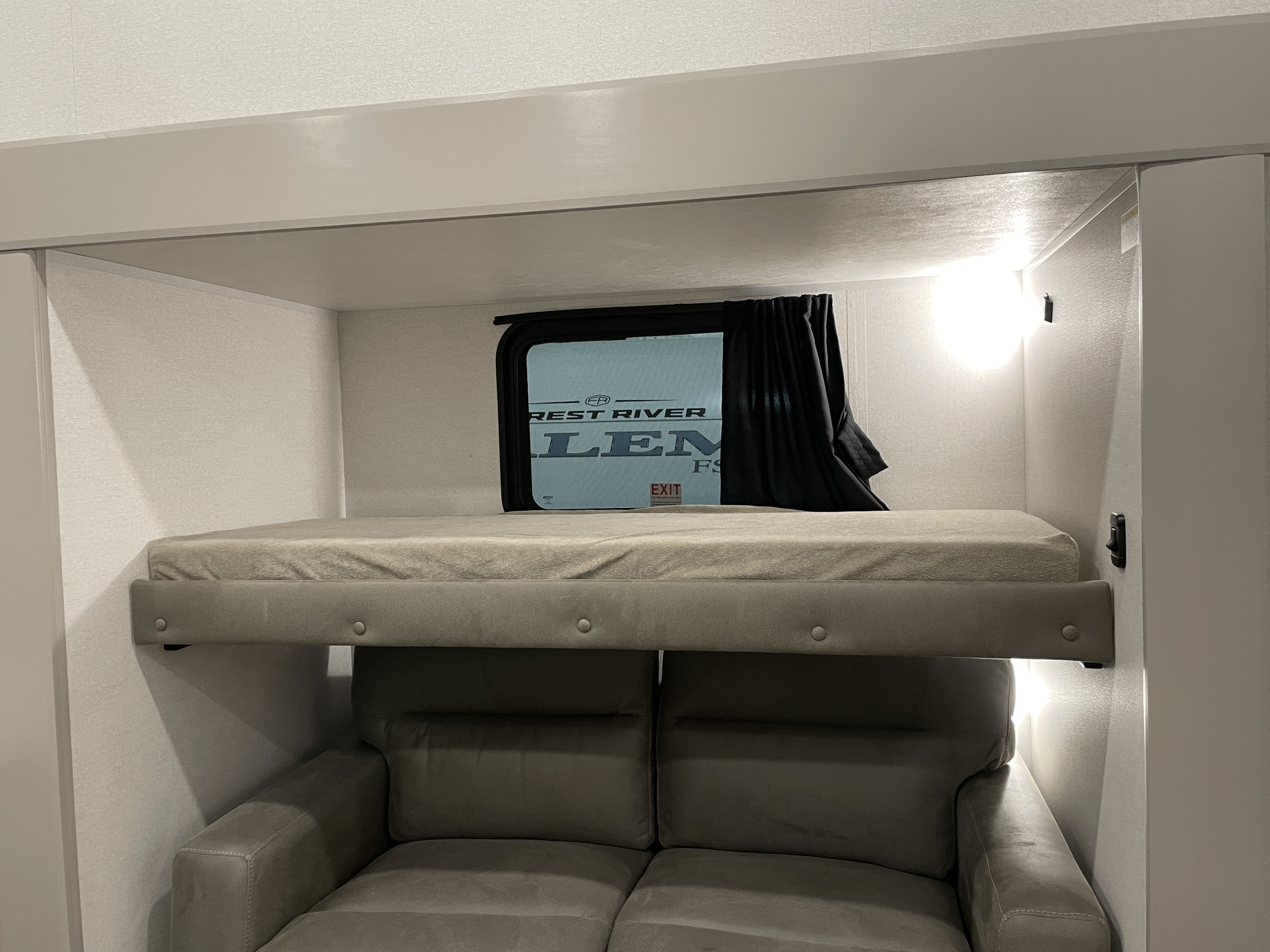 2027 Jayco North Point 391TBBH, $ 105,995
