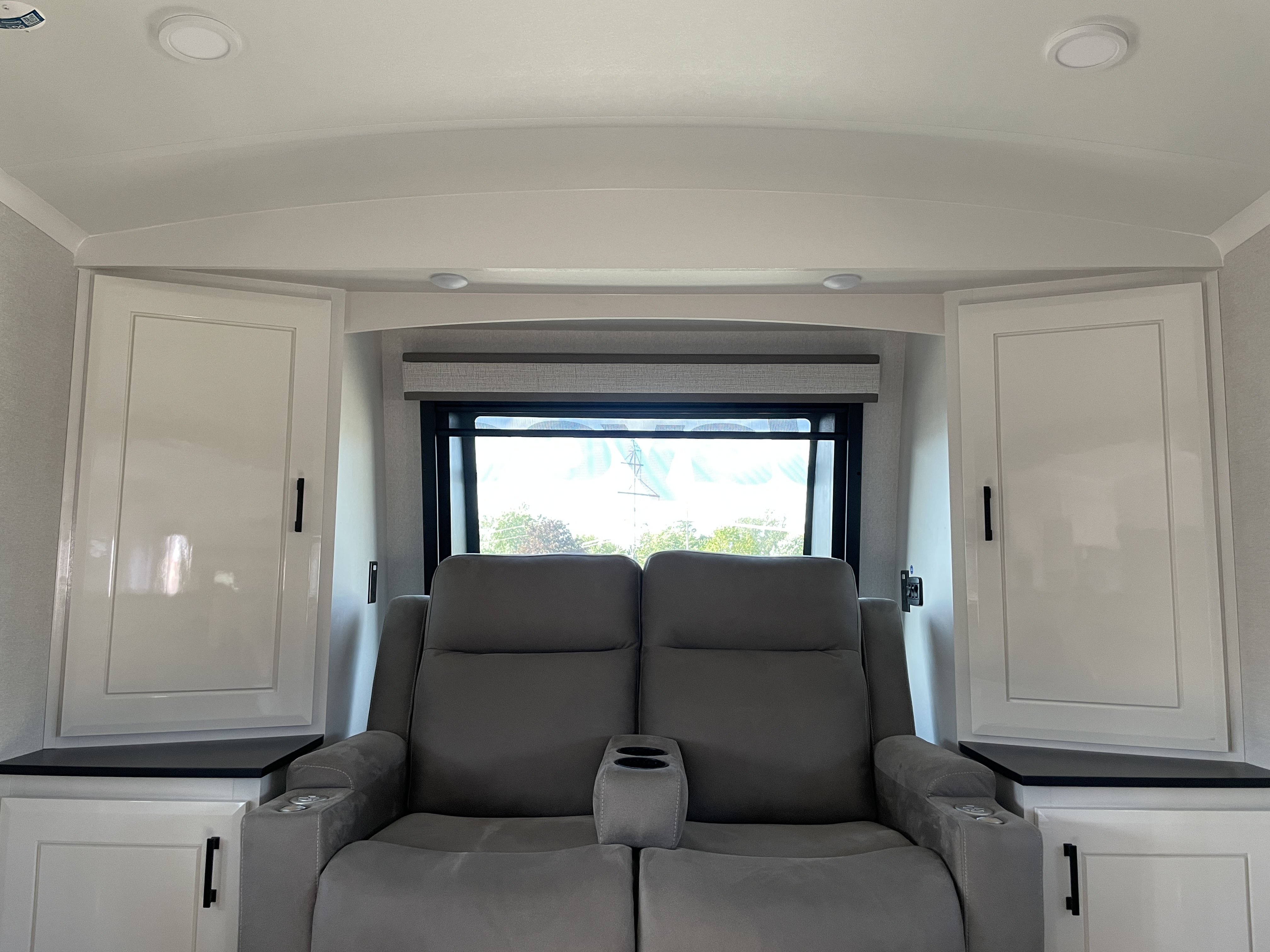 2027 Jayco Pinnacle 39FLOK, $ 155,990