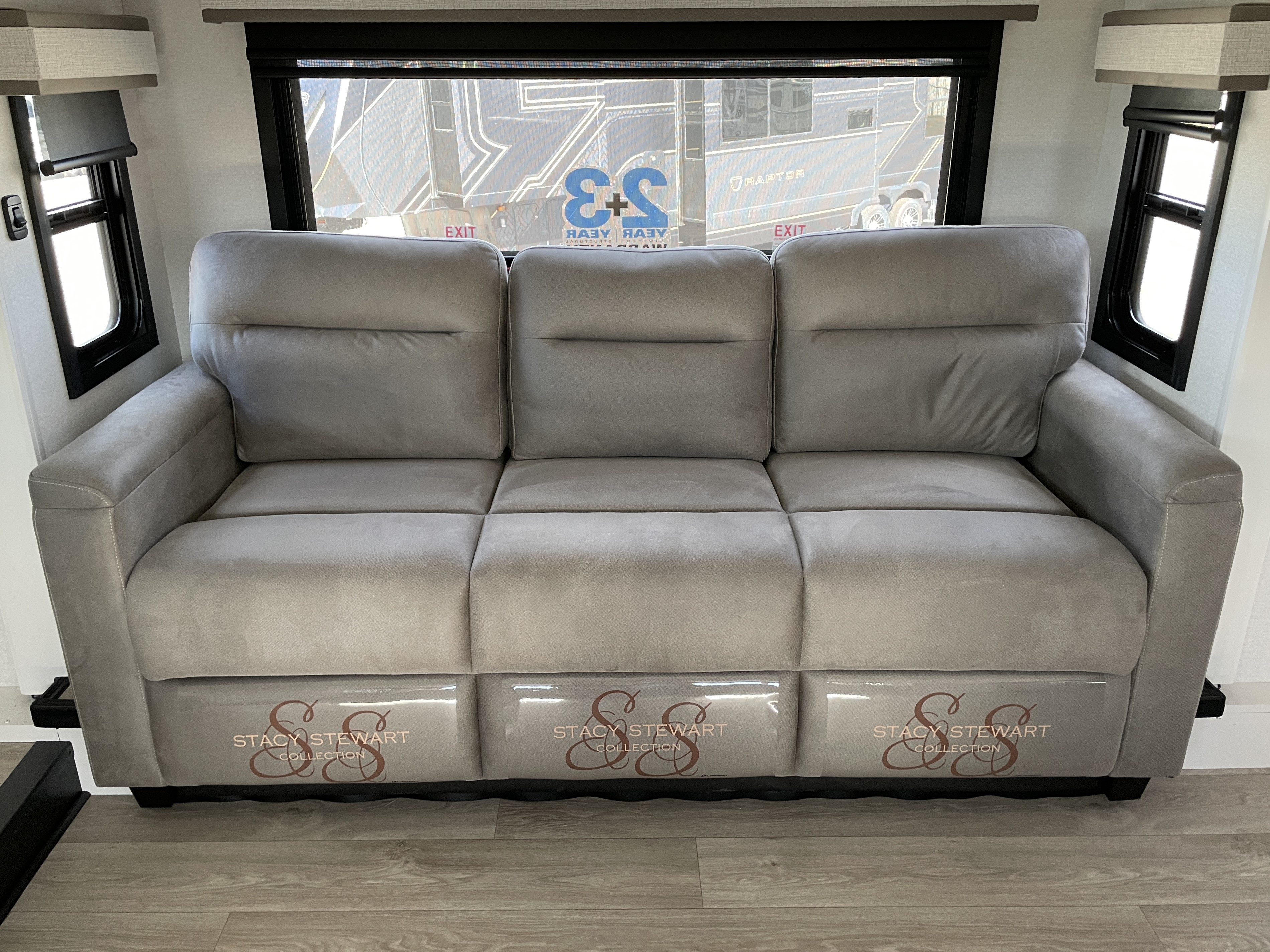2027 Jayco Pinnacle 39FLOK, $ 155,990