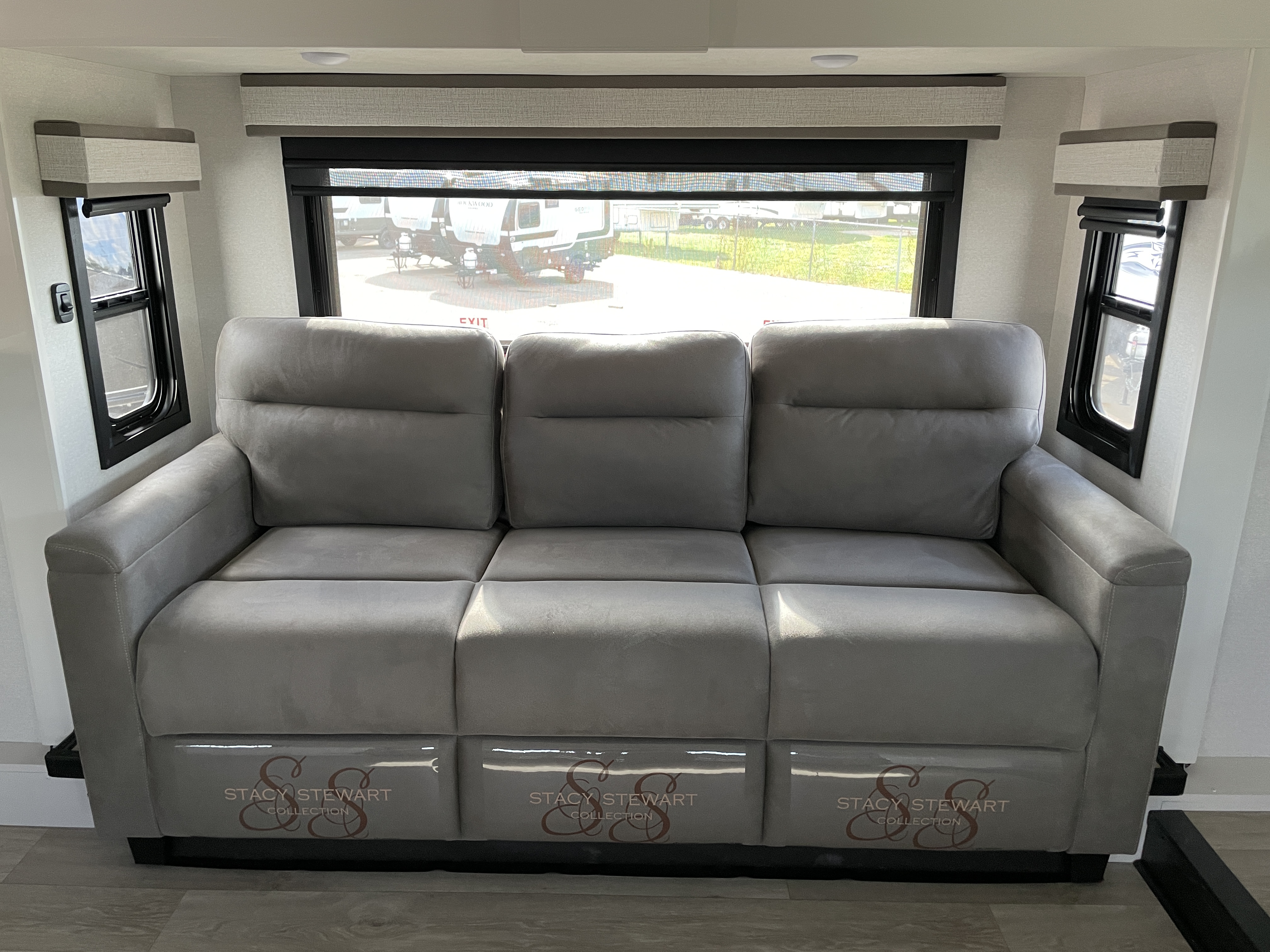 2027 Jayco Pinnacle 39FLOK, $ 155,990