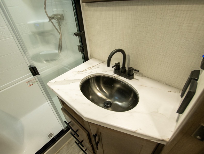 2026 Keystone Cougar Half-Ton (Fifth Wheel) 29RLI, $ 53,999