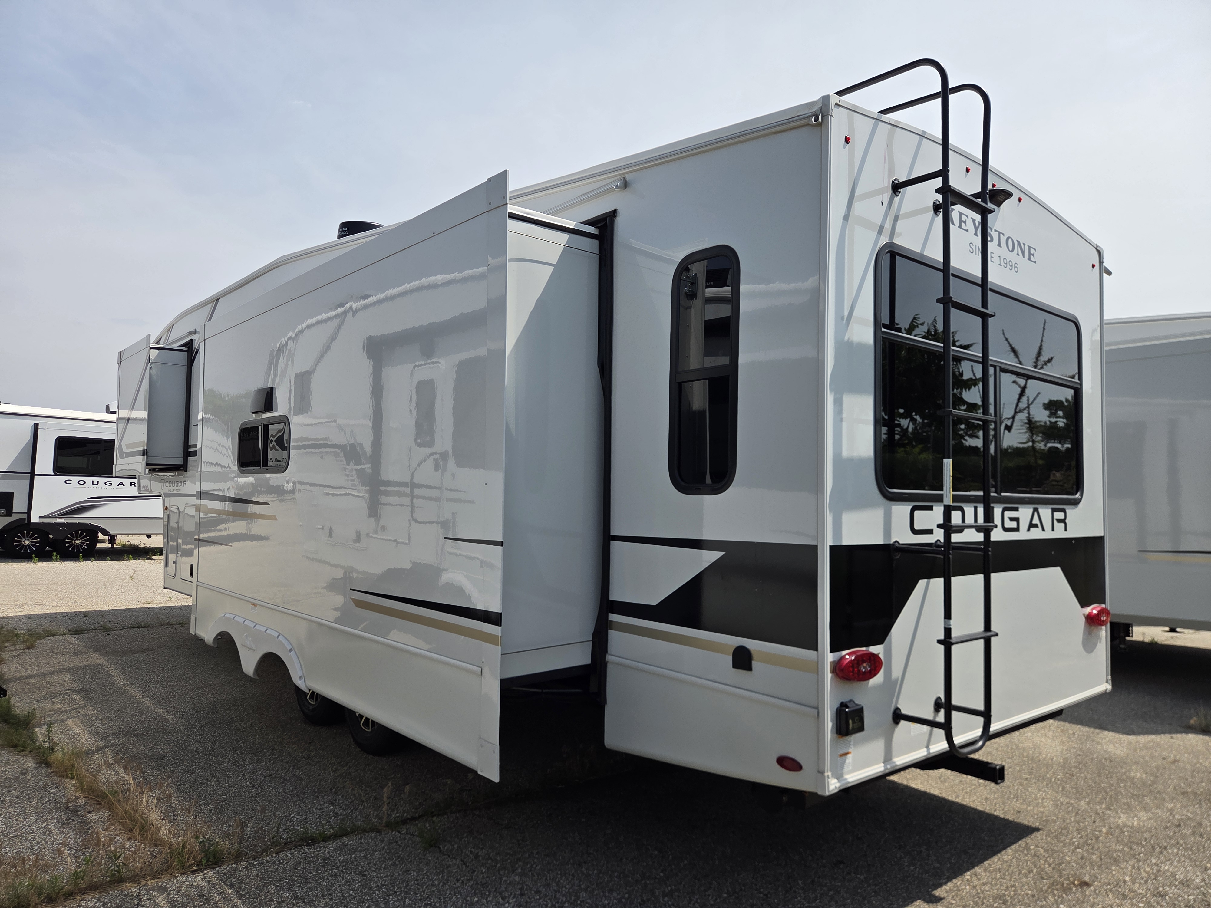 2026 Keystone Cougar Half-Ton (Fifth Wheel) 29RLI, $ 53,999