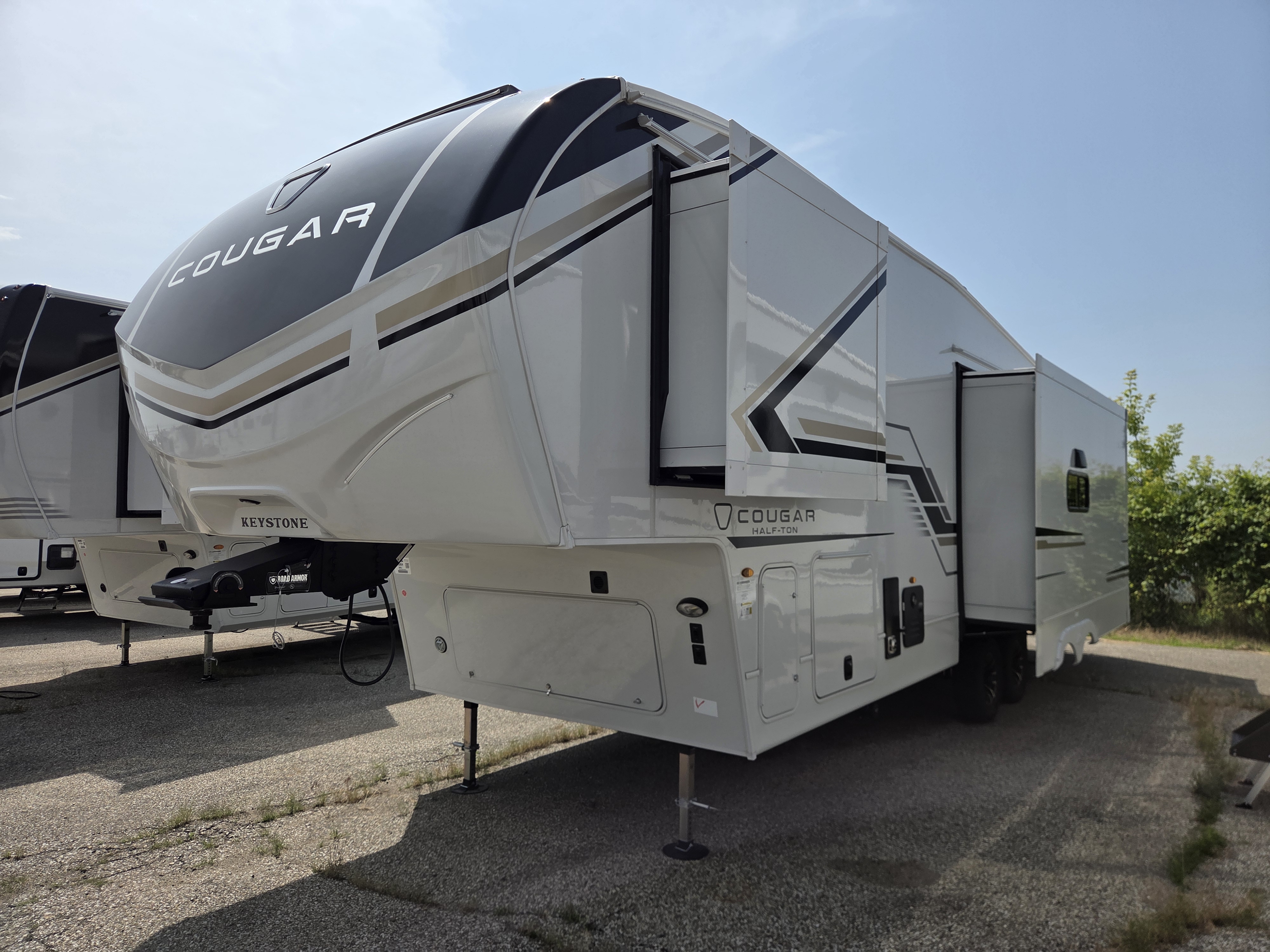 2026 Keystone Cougar Half-Ton (Fifth Wheel) 29RLI, $ 53,999