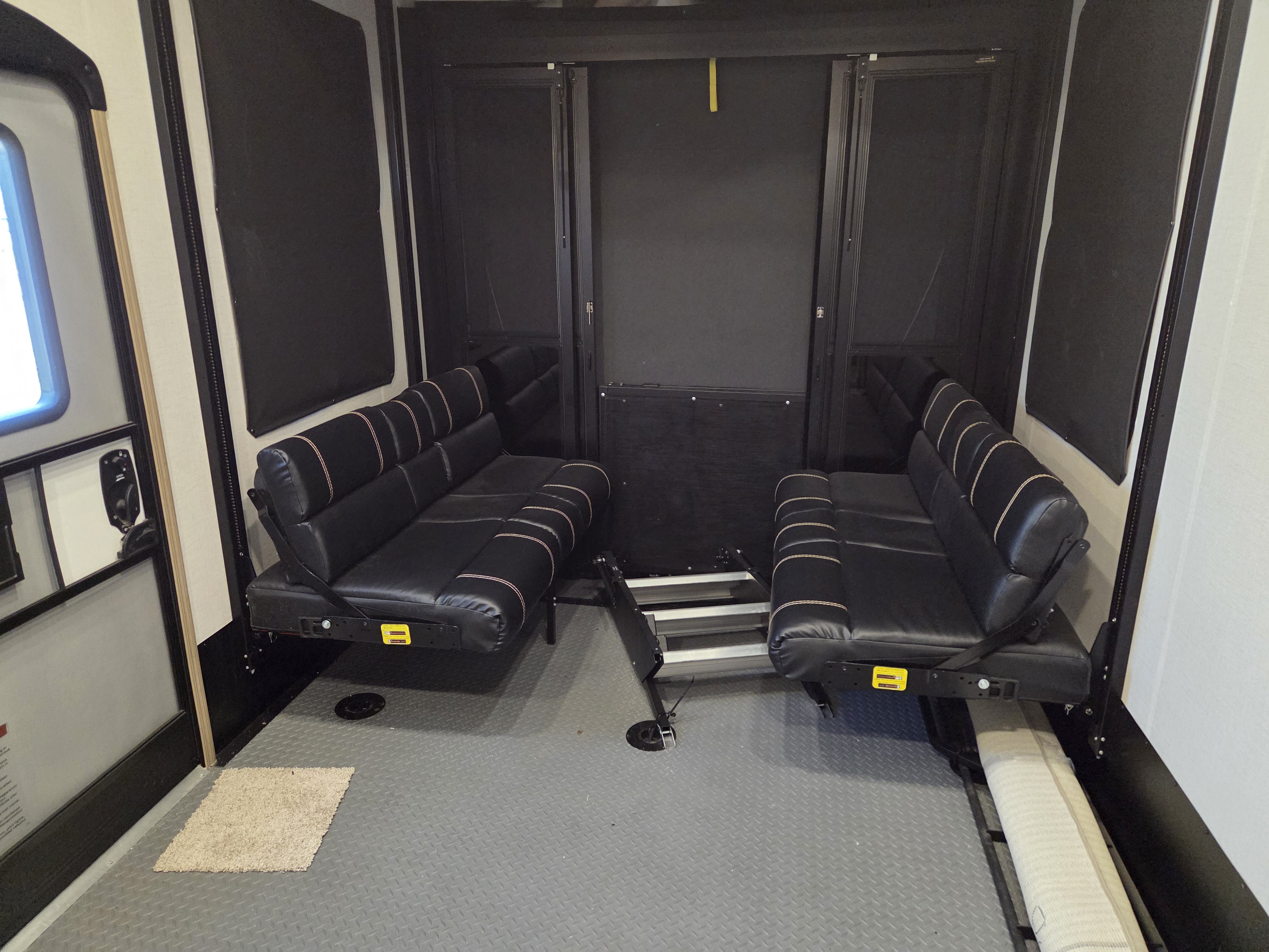 2022 Keystone Raptor 423, $ 92,000