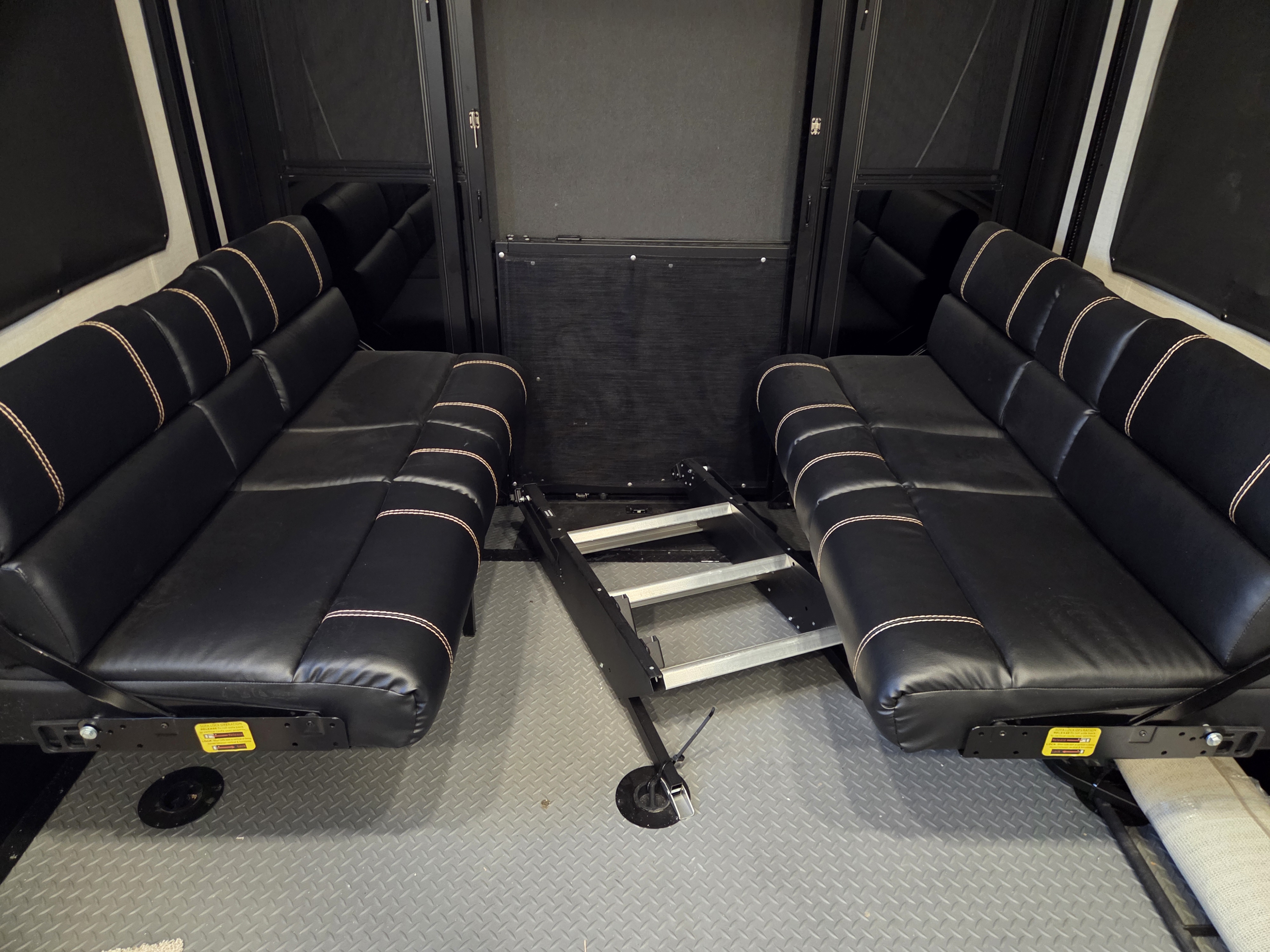 2022 Keystone Raptor 423, $ 92,000