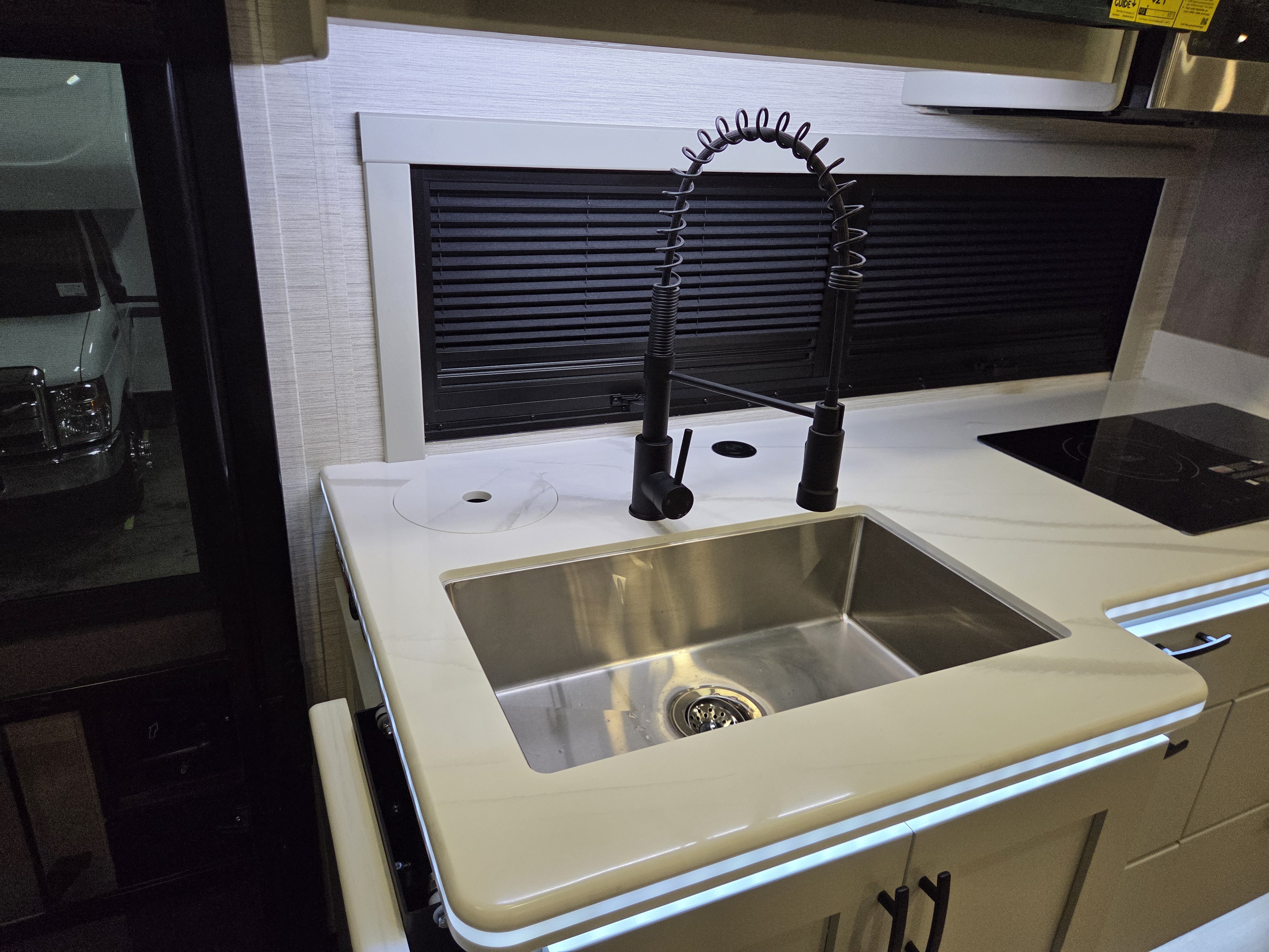 2027 Dynamax Europa 31SS, $ 294,990