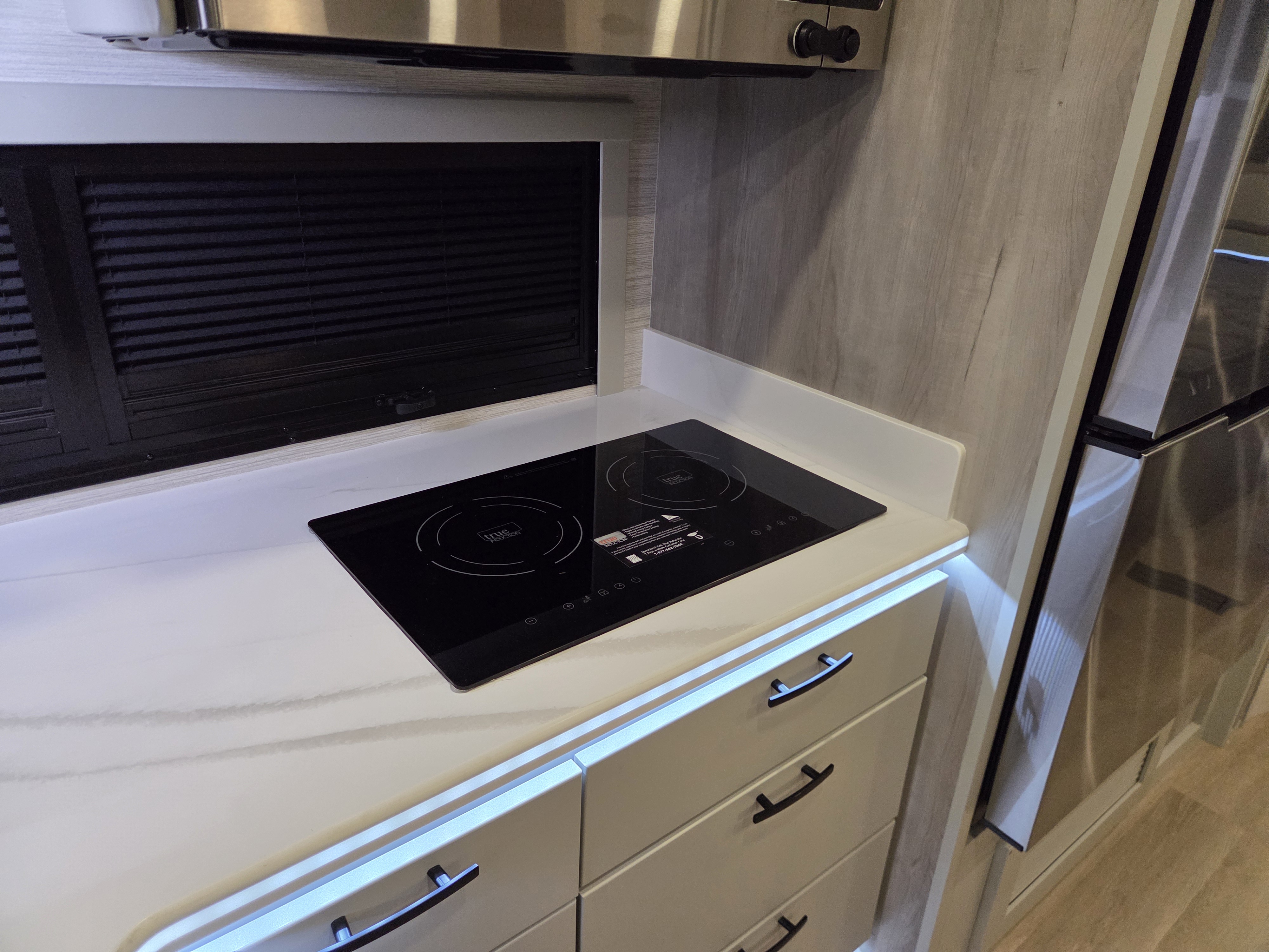 2027 Dynamax Europa 31SS, $ 294,990