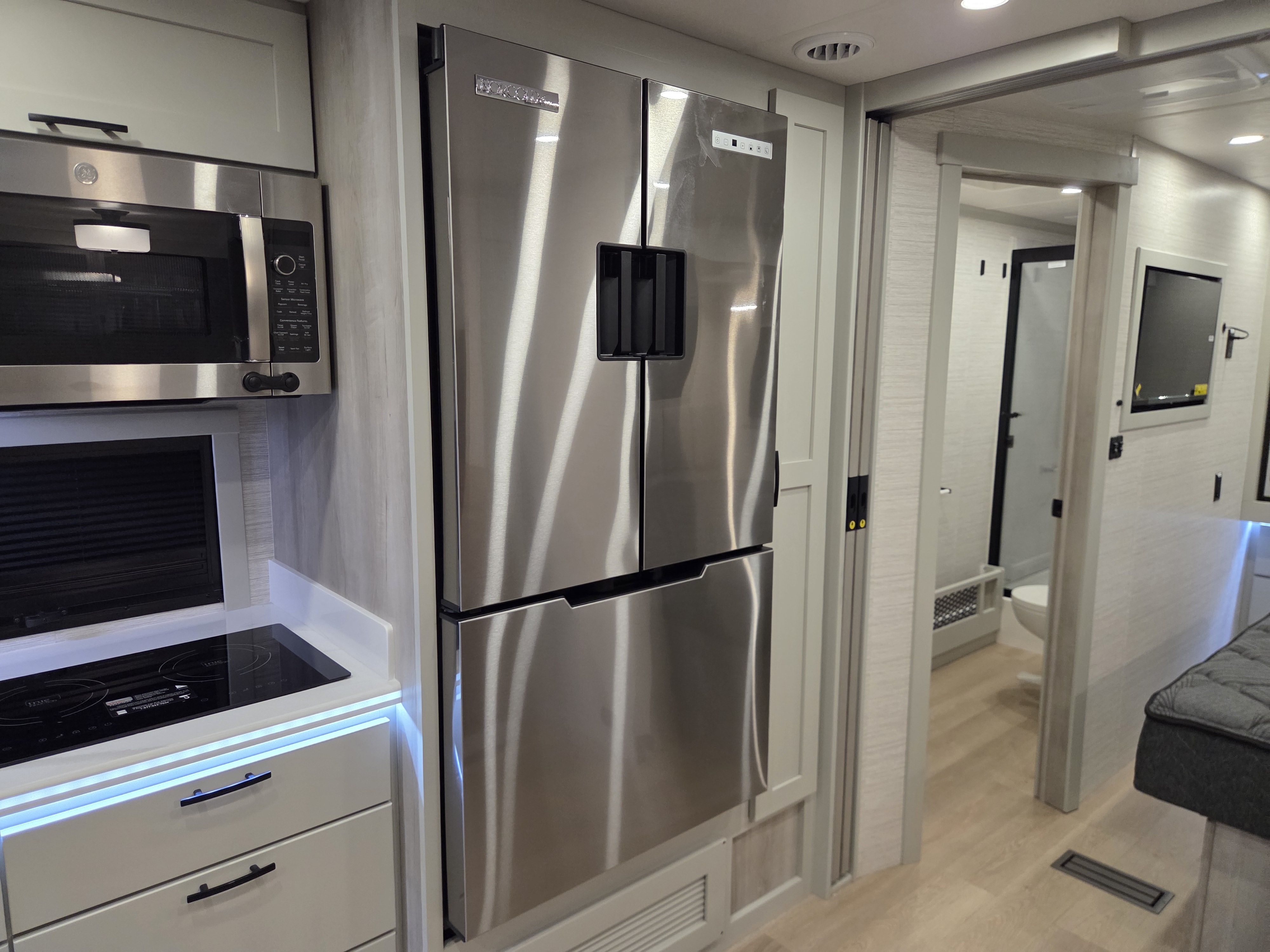 2027 Dynamax Europa 31SS, $ 294,990