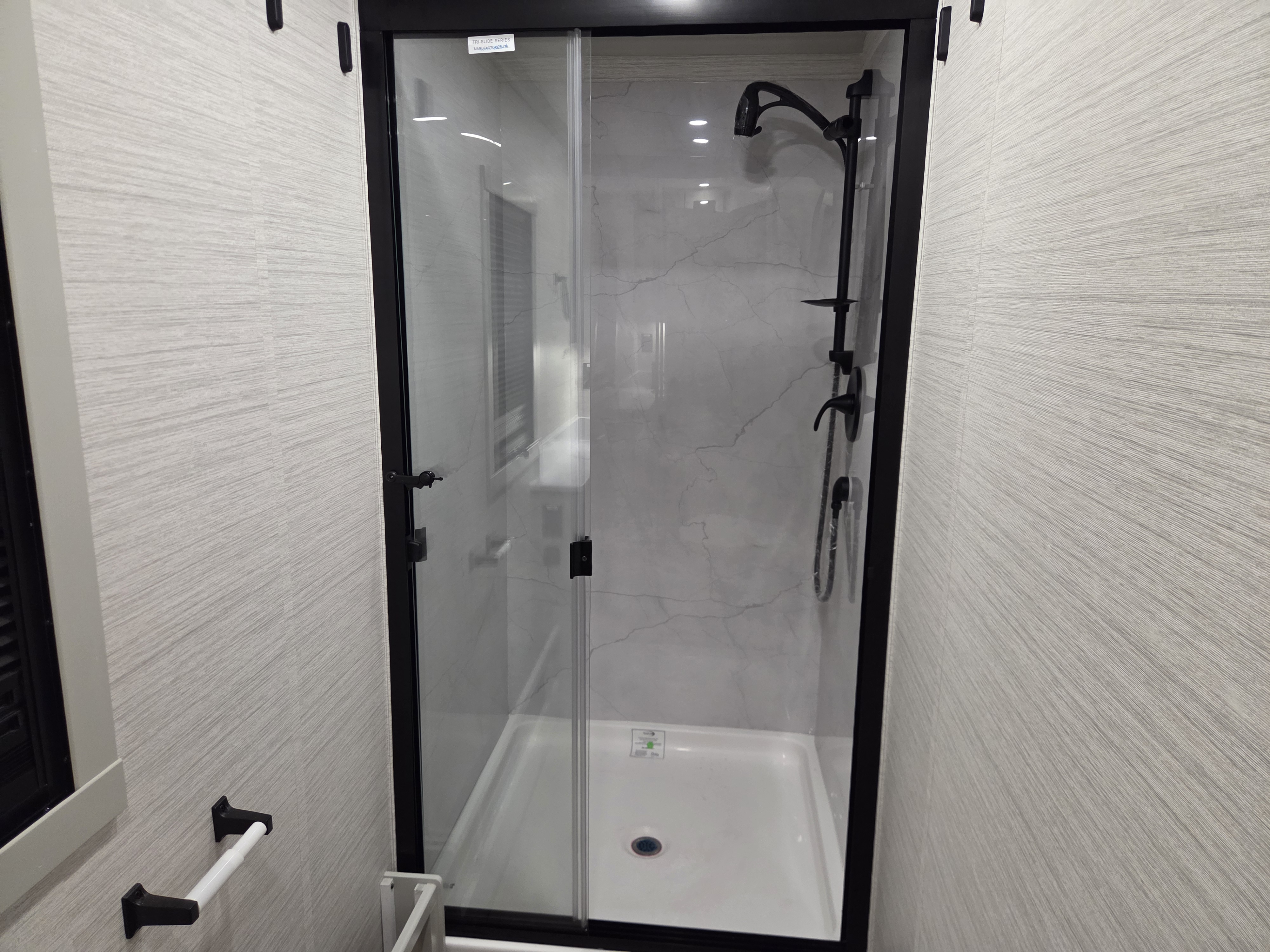 2027 Dynamax Europa 31SS, $ 294,990