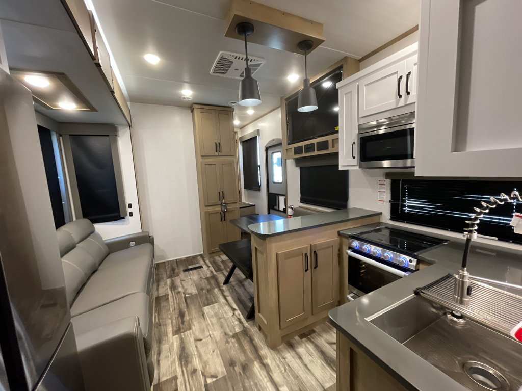 2023 Keystone Raptor 362, $ 80,000