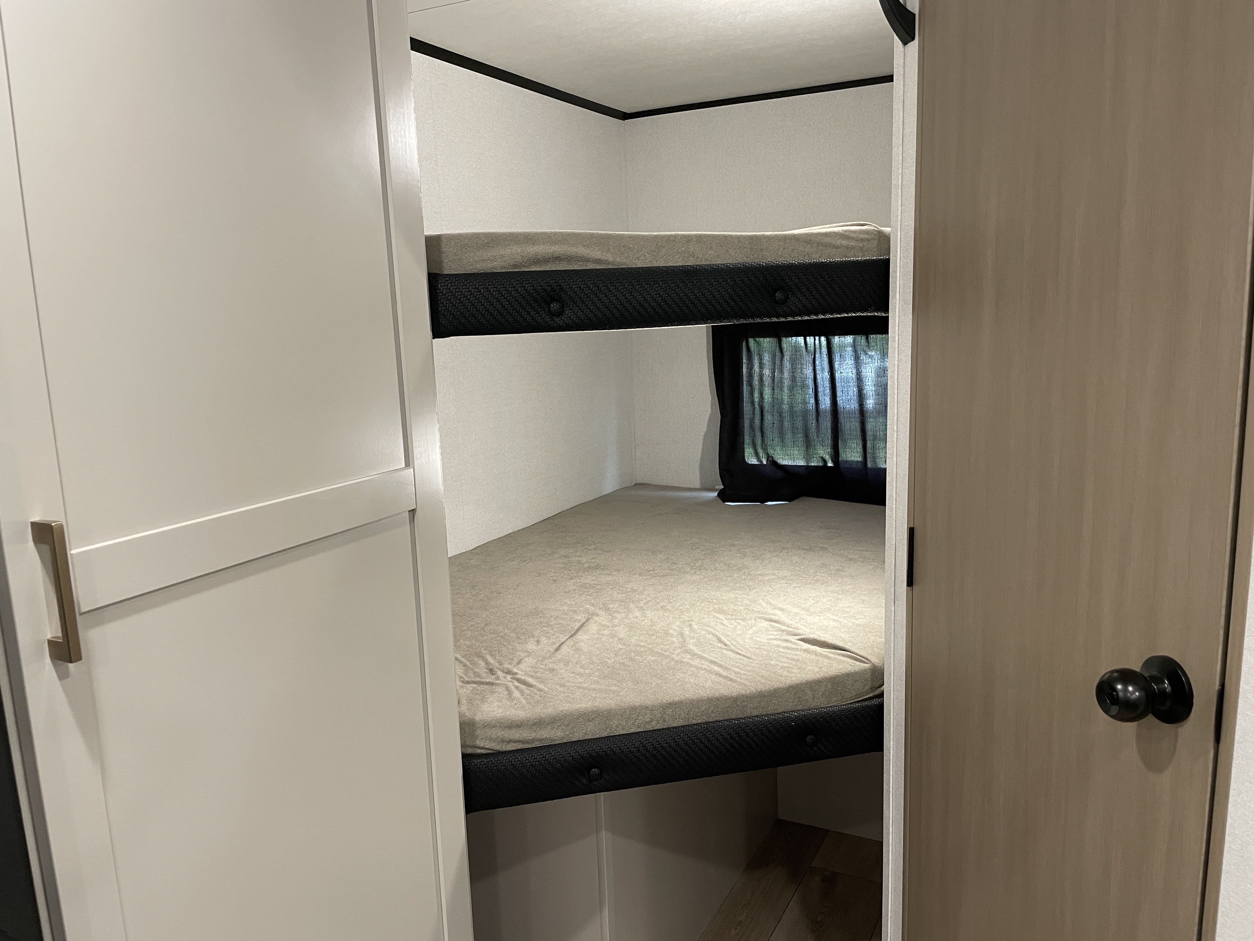 2027 Jayco Jay Feather SL 26BHSL, $ 30,990