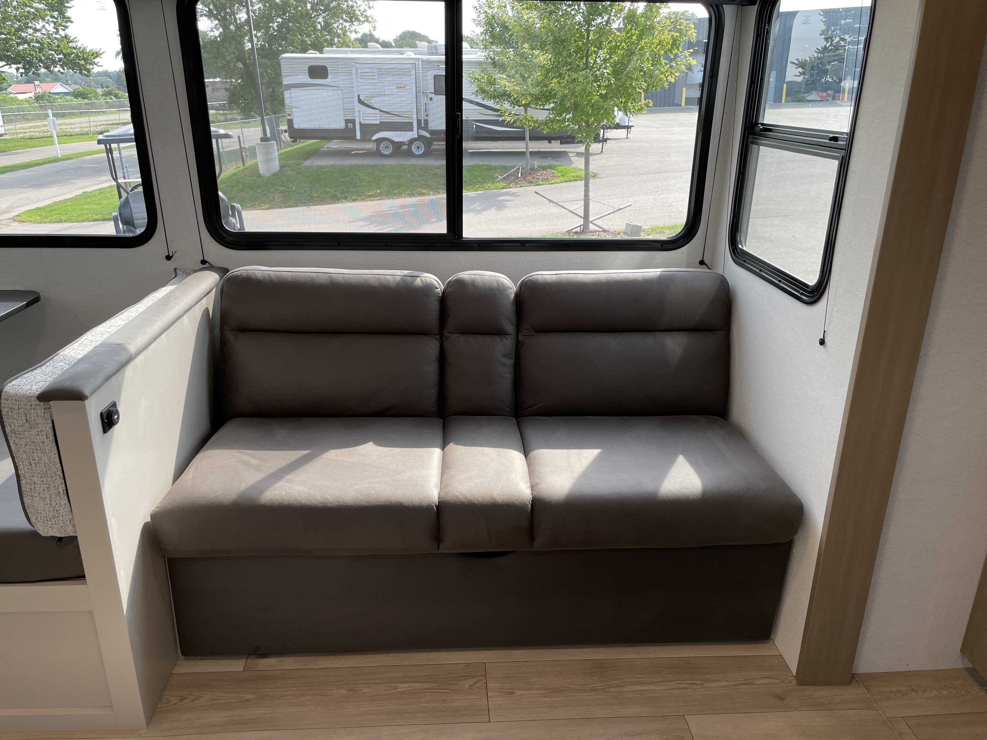 2027 Jayco Jay Feather SL 26BHSL, $ 30,990