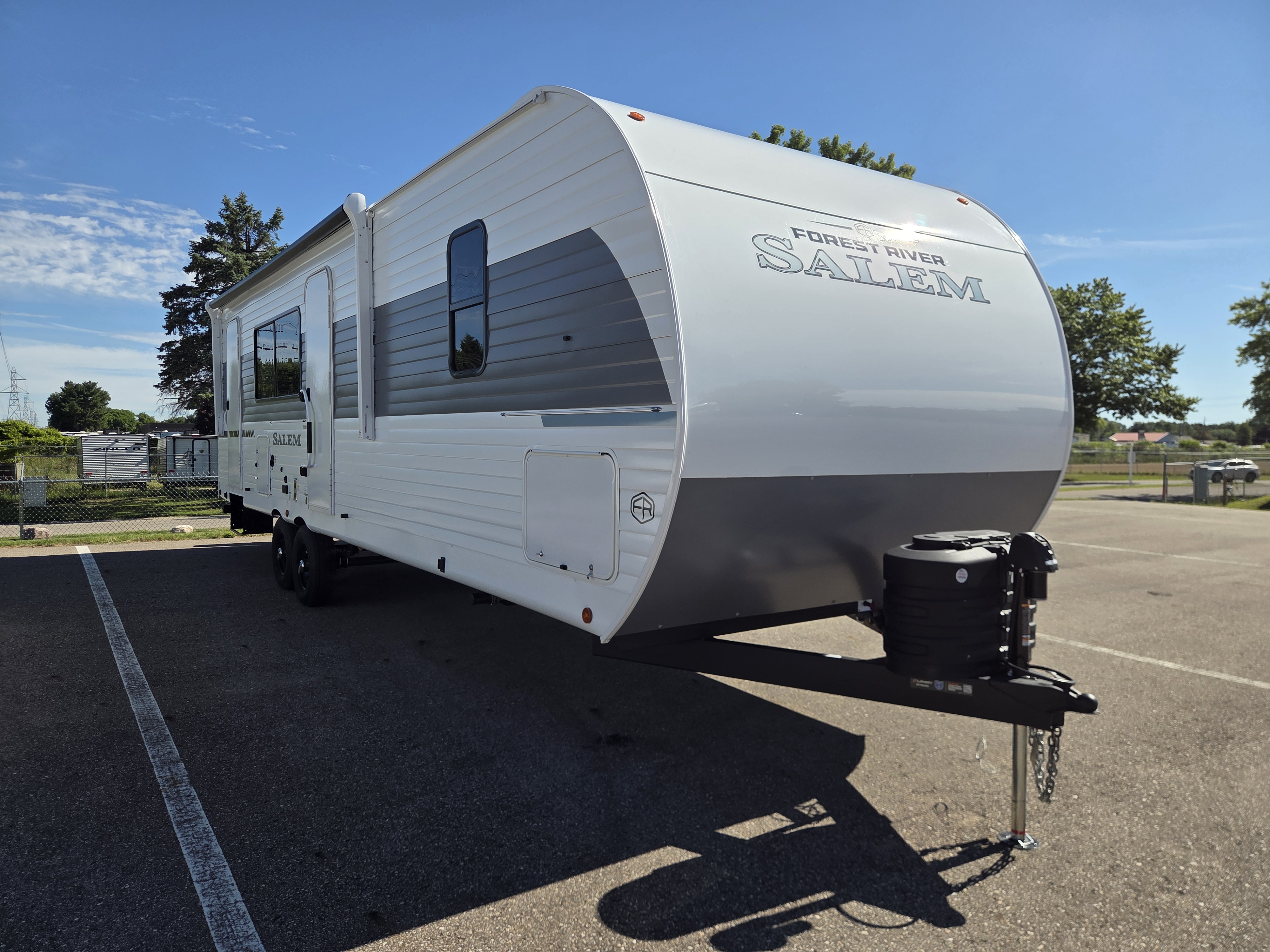 2027 Forest River Salem 26DBHD, $ 27,999
