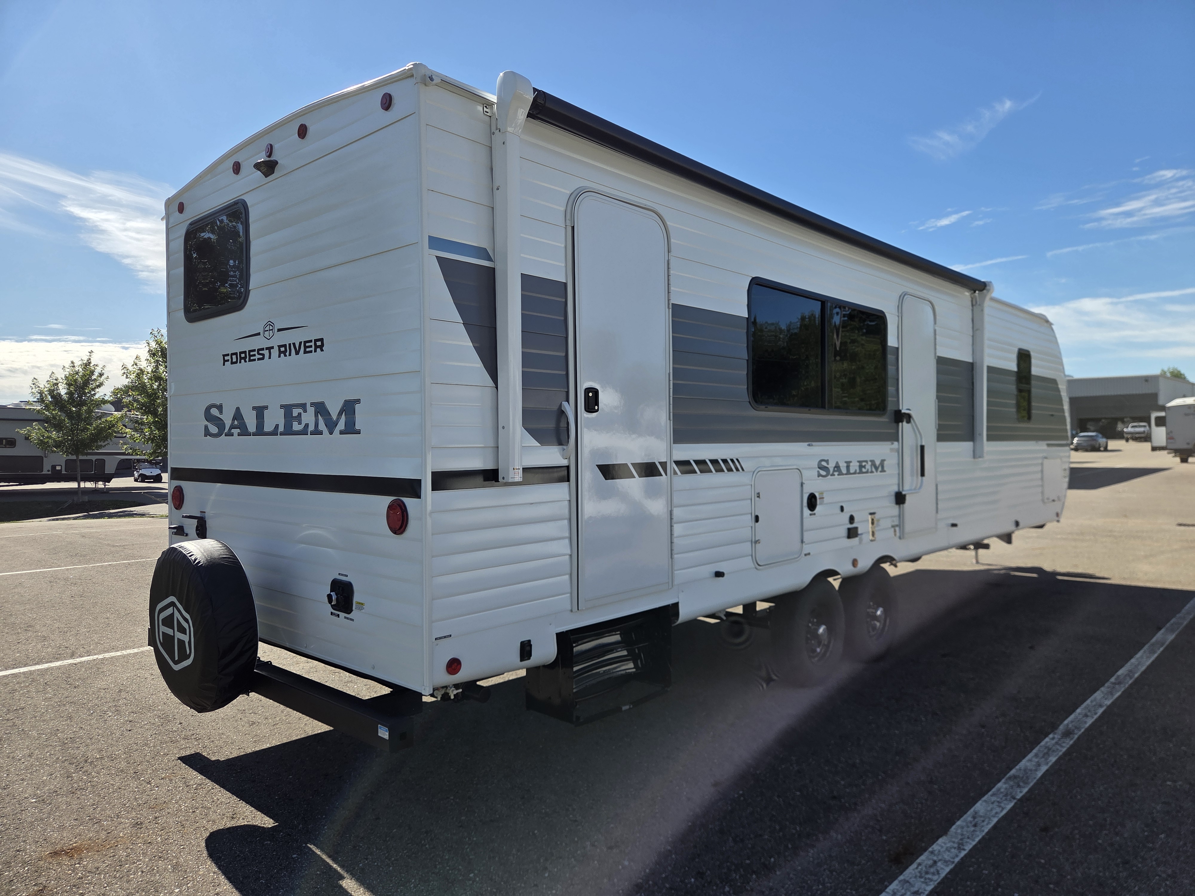 2027 Forest River Salem 26DBHD, $ 27,999