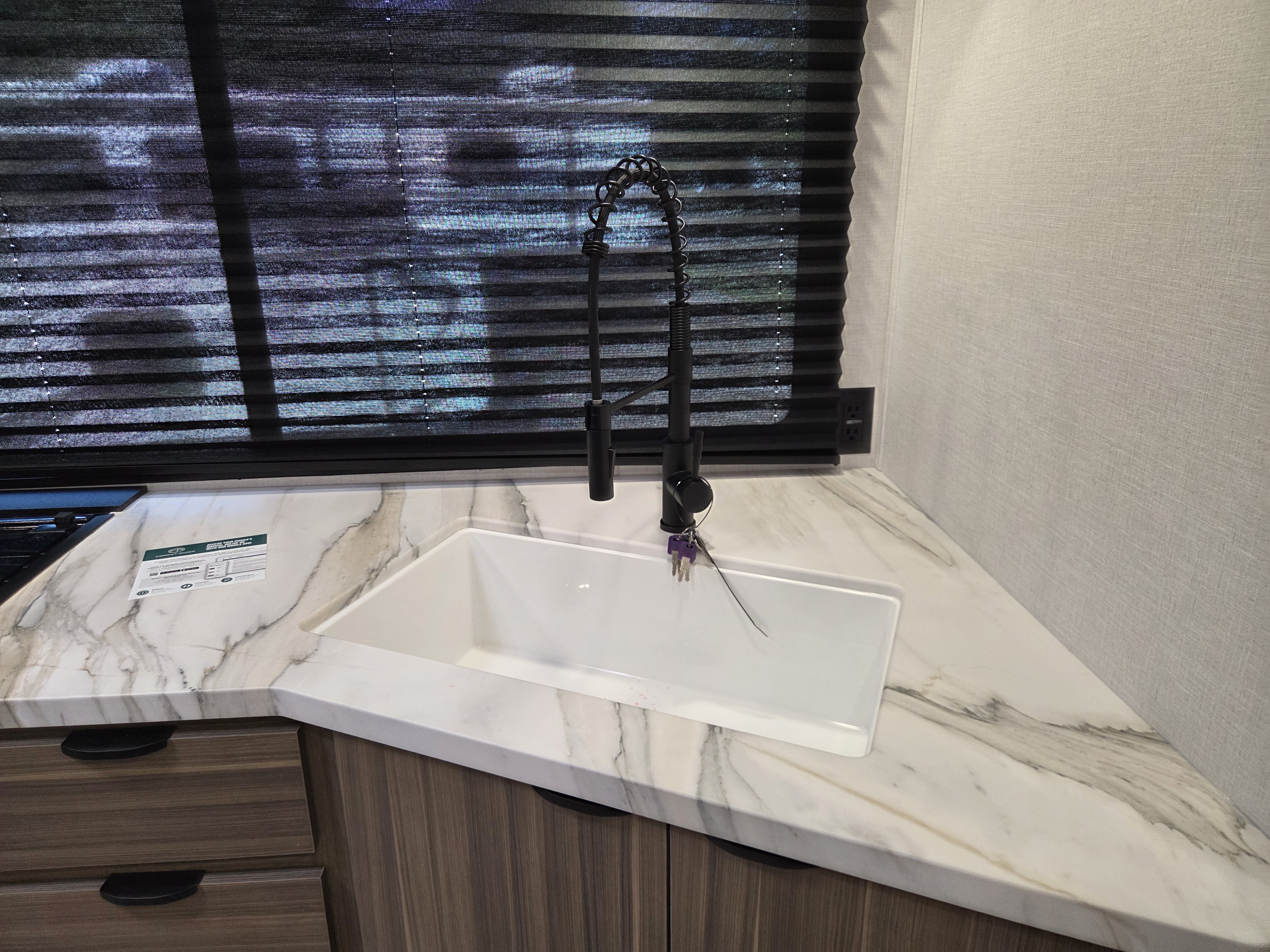 2027 Forest River Salem 26DBHD, $ 27,999