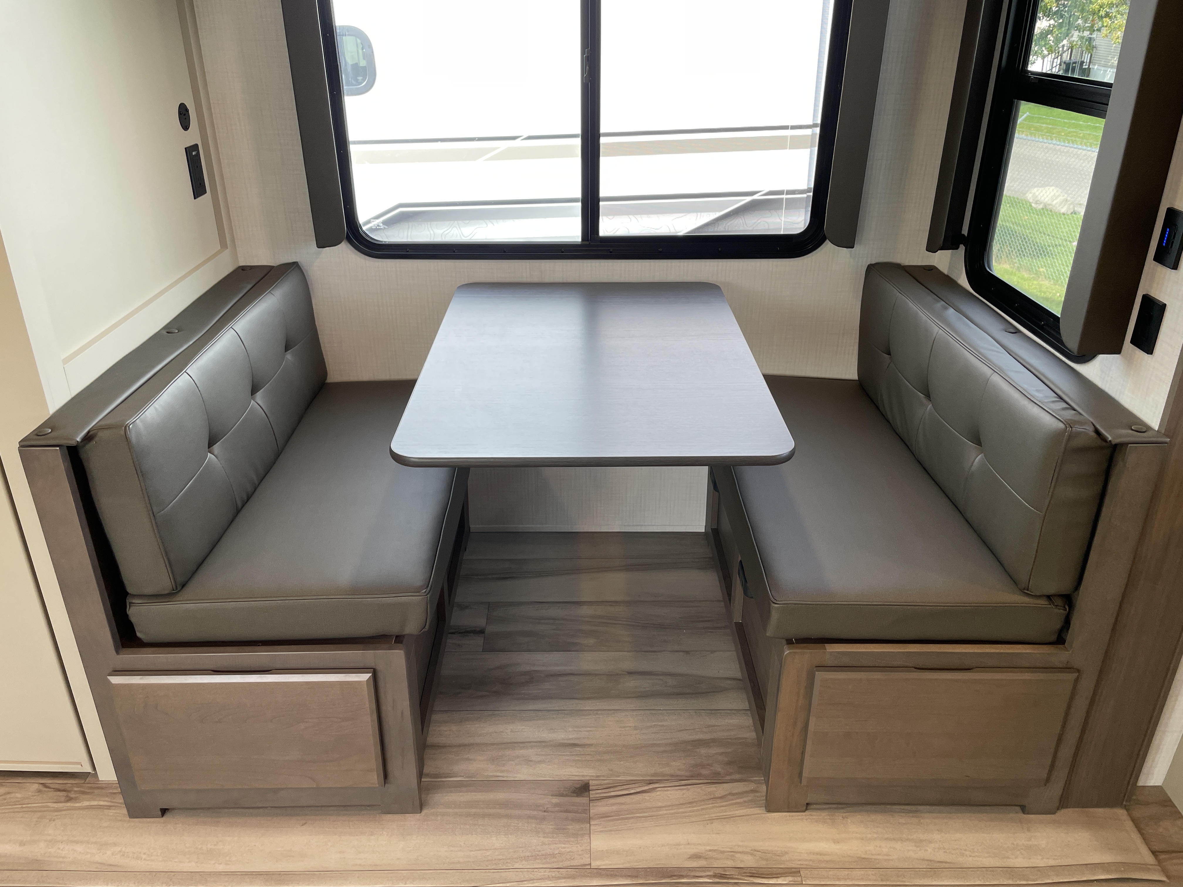 2027 Keystone Cougar Half-Ton (Fifth Wheel) 26RKE, $ 55,990