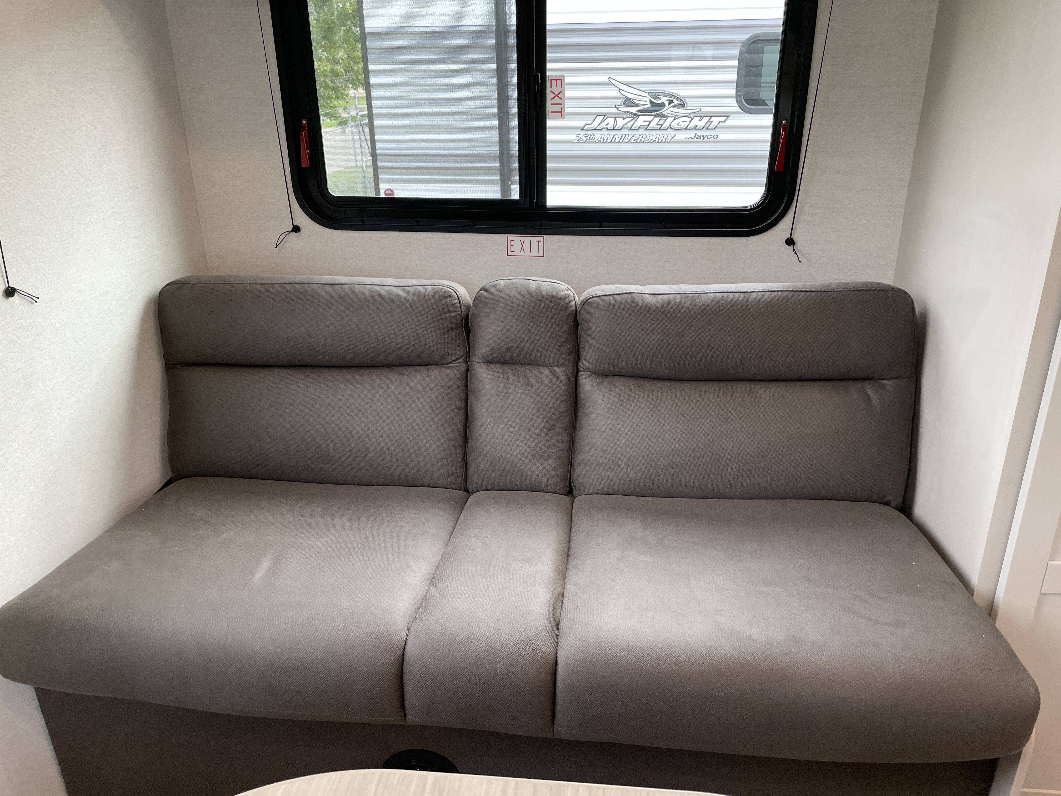 2027 Jayco Jay Flight 210QB, $ 22,999