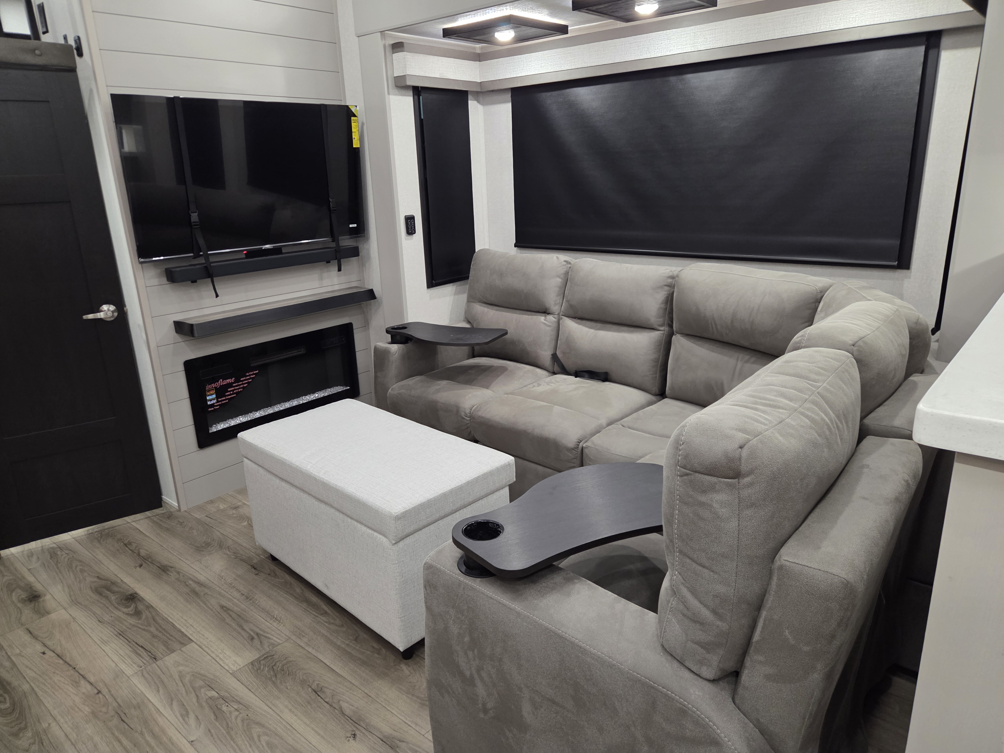 2026 Jayco North Point 395DSDB, $ 114,995