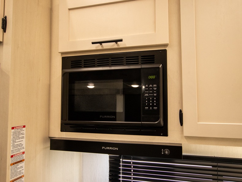 2026 Forest River Cherokee Arctic Wolf 287BH, $ 41,990