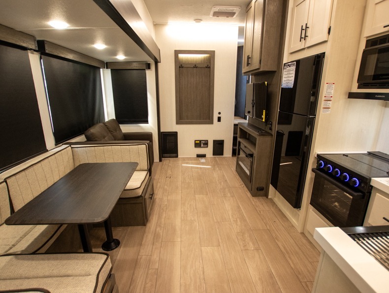 2026 Forest River Cherokee Arctic Wolf 287BH, $ 41,990