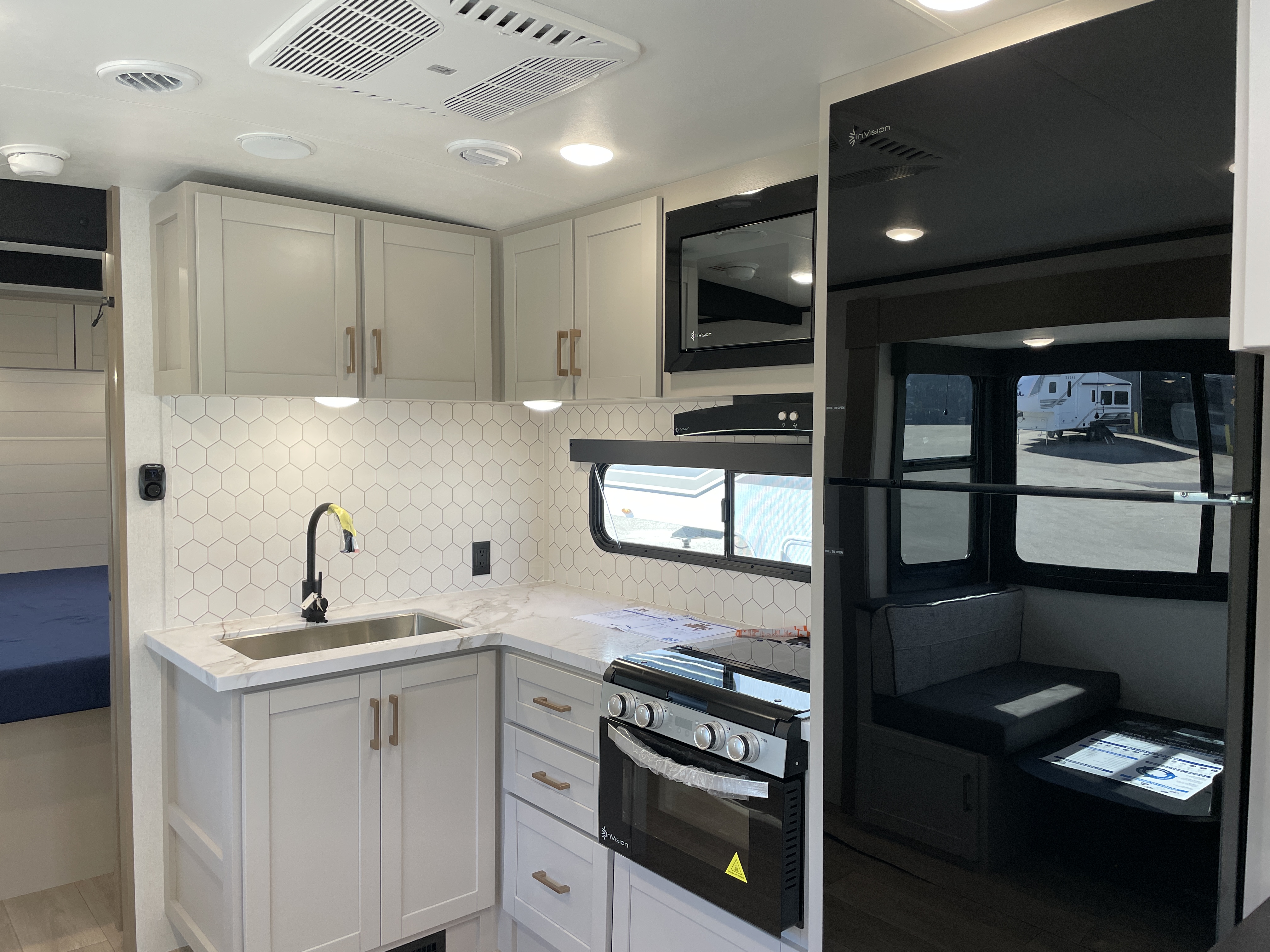 2027 Jayco Jay Feather 25RB, $ 56,529