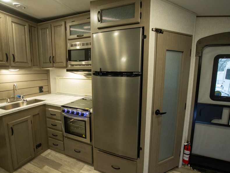 2023 Coachmen Chaparral Lite 25RE, $ 32,999