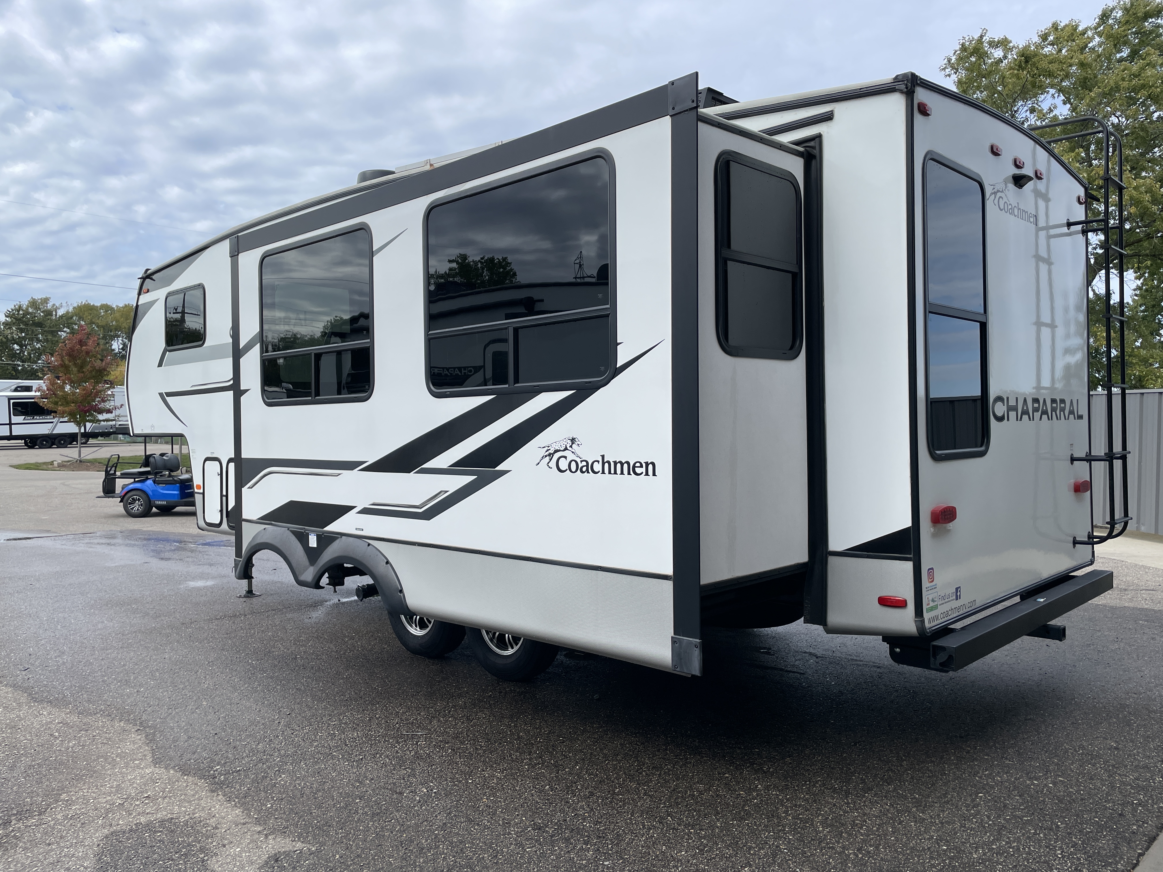 2023 Coachmen Chaparral Lite 25RE, $ 32,999
