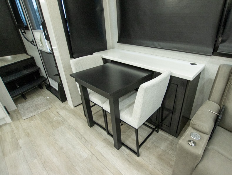 2026 Jayco Pinnacle 32RLTS, $ 92,999