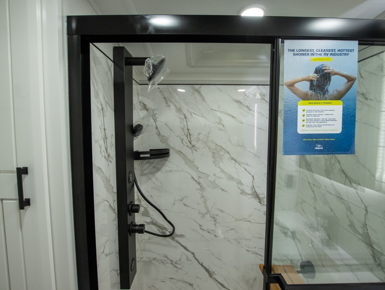 2026 Jayco Pinnacle 32RLTS, $ 92,999