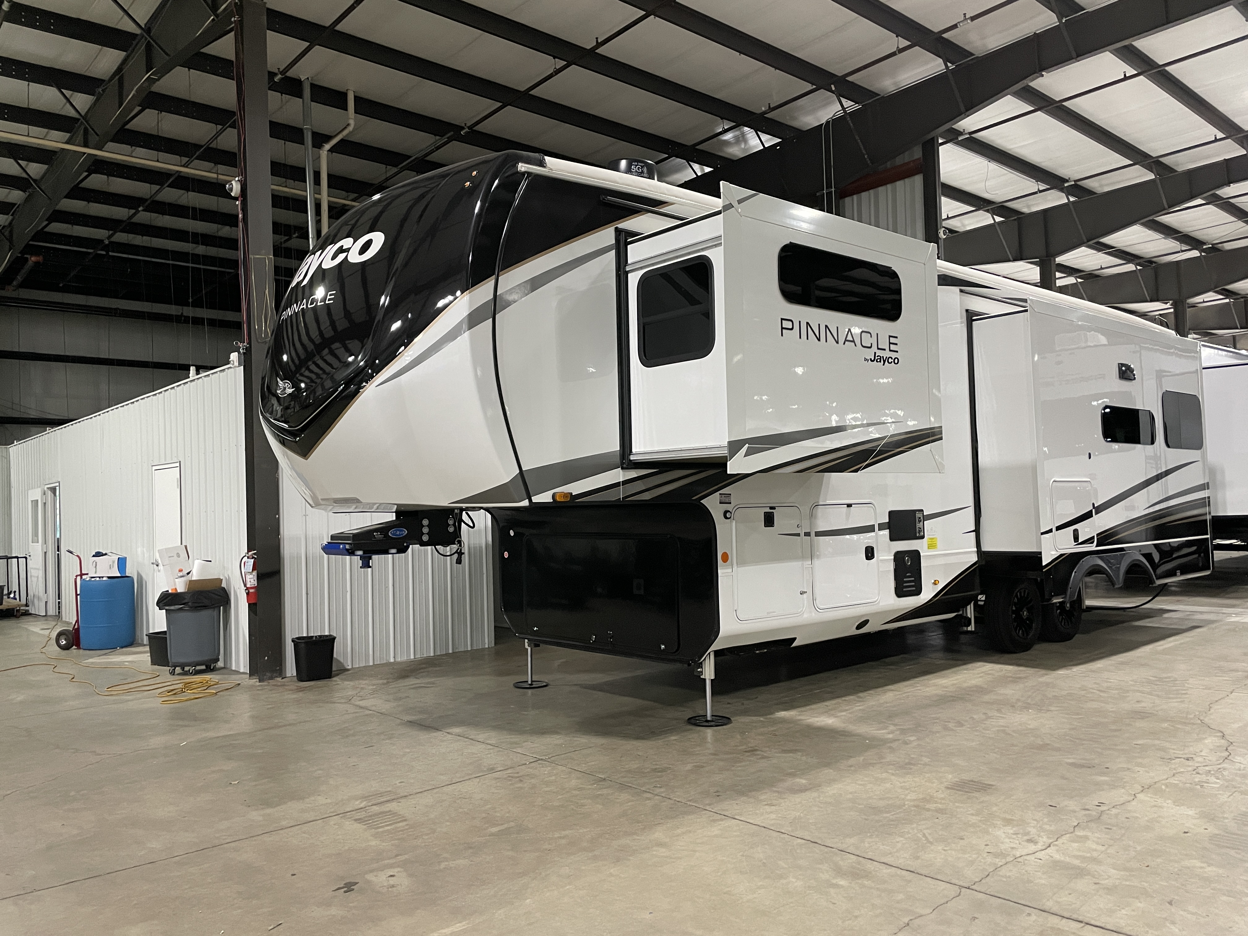 2026 Jayco Pinnacle 32RLTS, $ 92,999