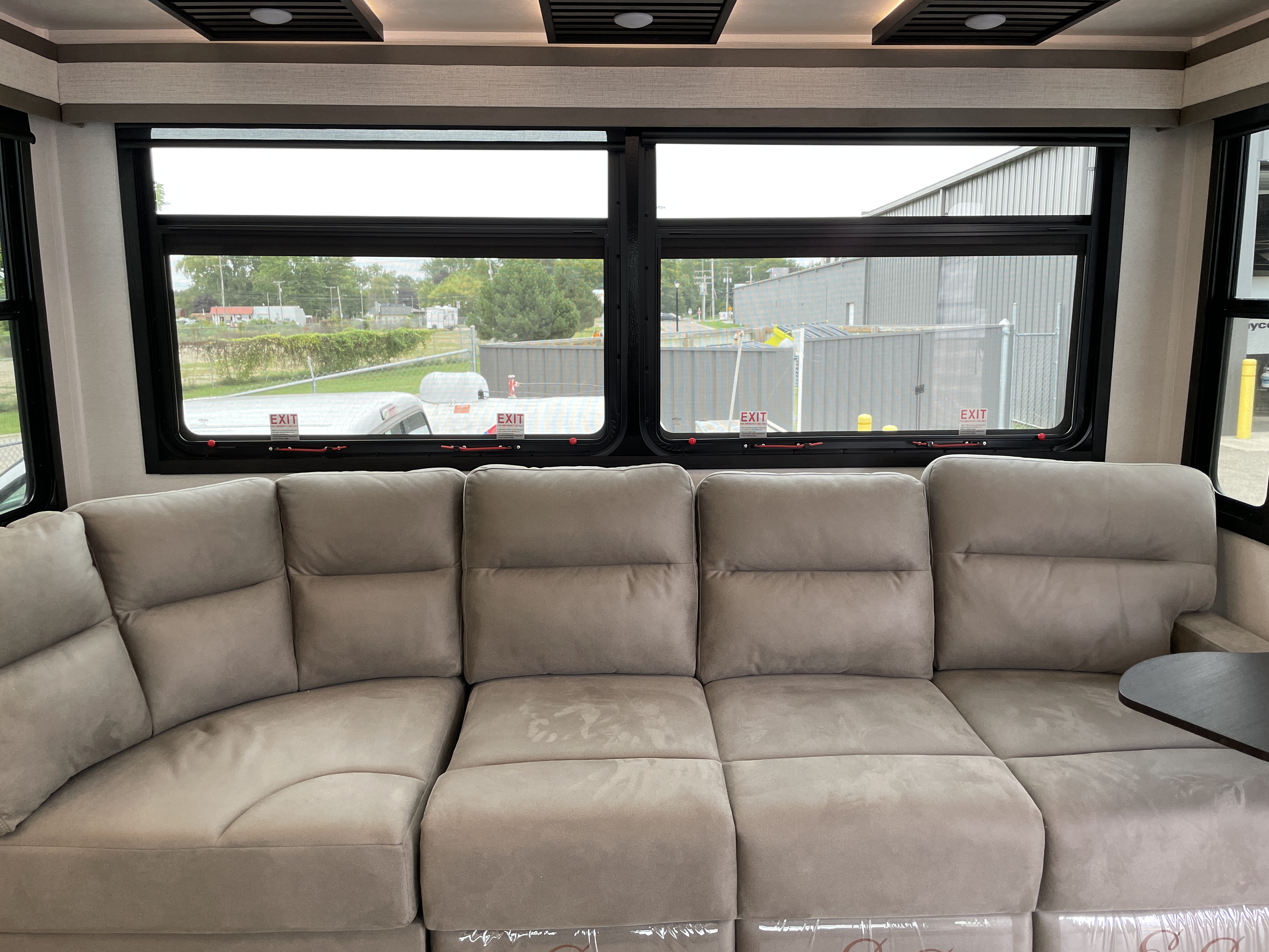 2027 Jayco Pinnacle 38FBRK, $ 136,495