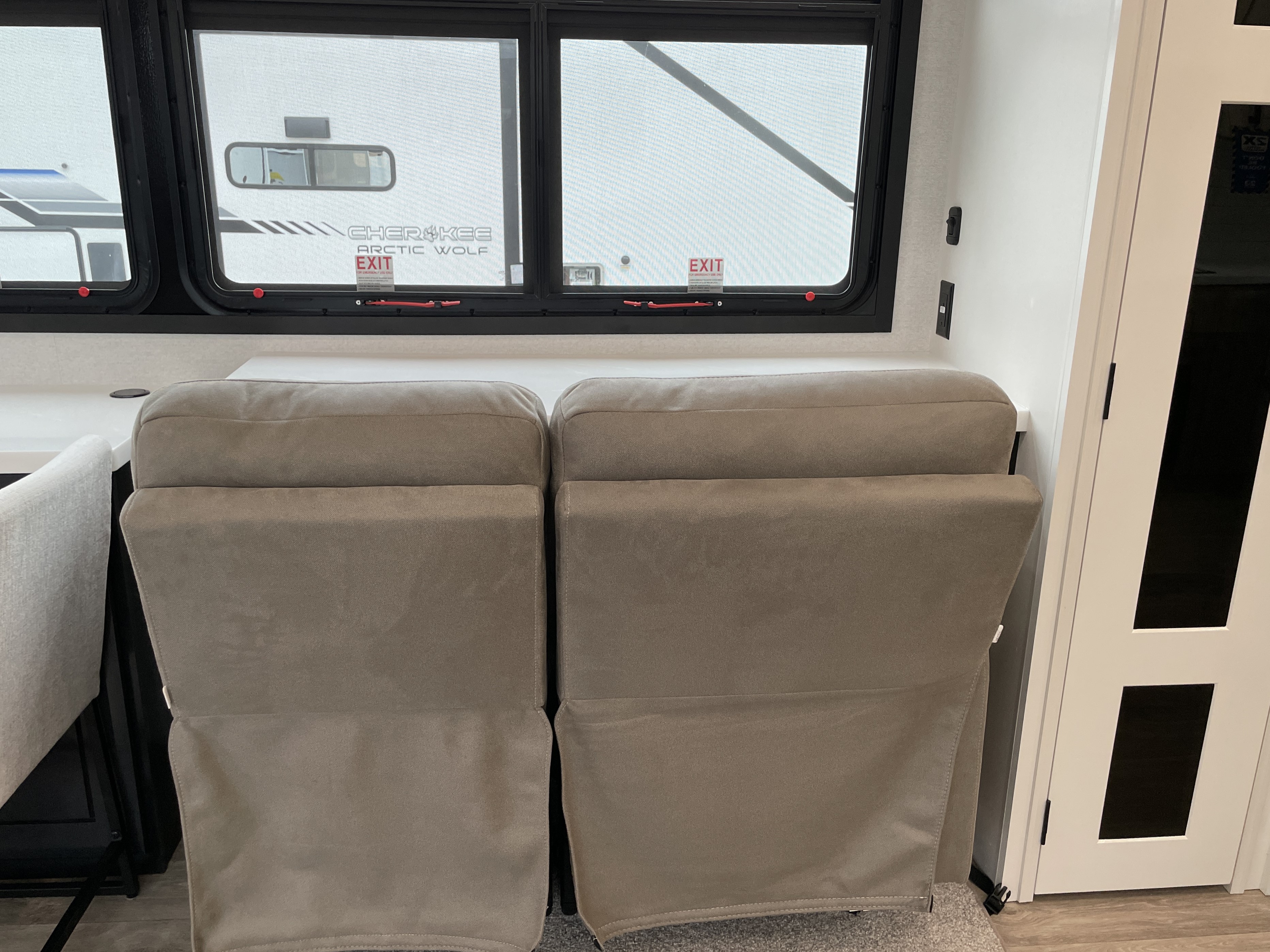 2027 Jayco Pinnacle 38FBRK, $ 136,495