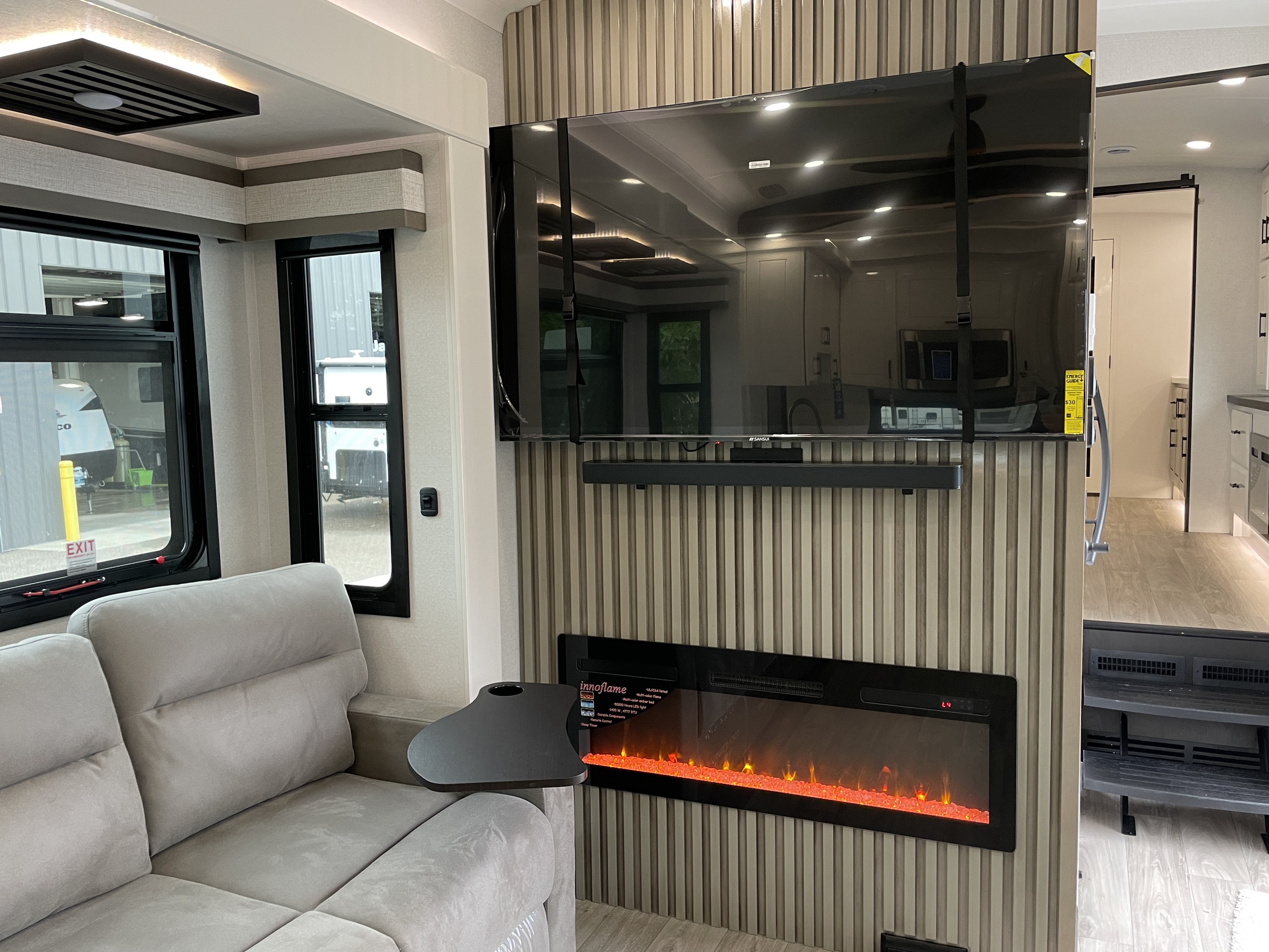 2027 Jayco Pinnacle 38FBRK, $ 136,495