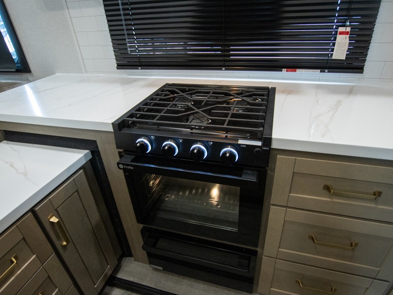 2026 Jayco Eagle 335LSTS, $ 59,999