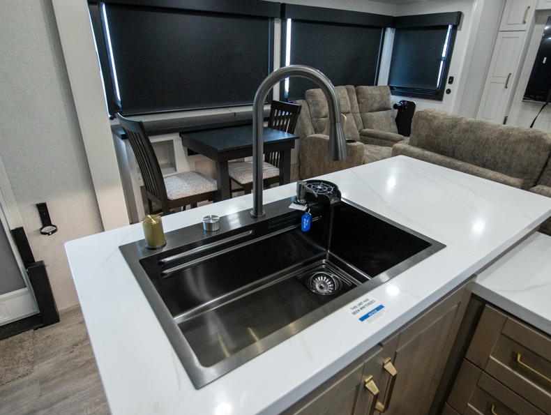 2026 Jayco Eagle 335LSTS, $ 59,999