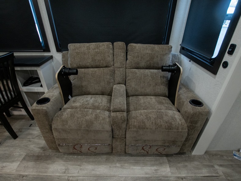 2026 Jayco Eagle 335LSTS, $ 59,999