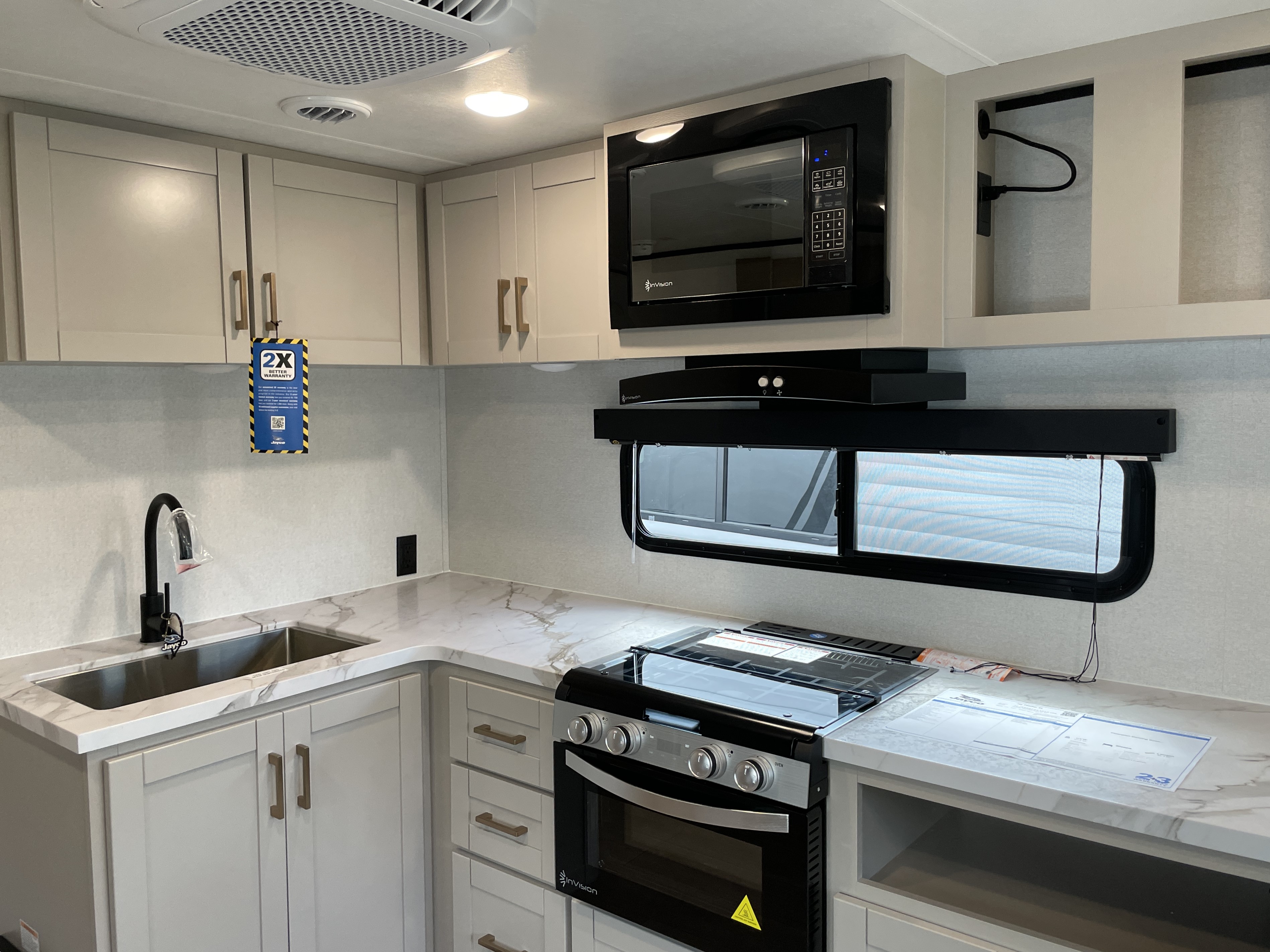 2027 Jayco Jay Feather SL 25RLSL, $ 31,999
