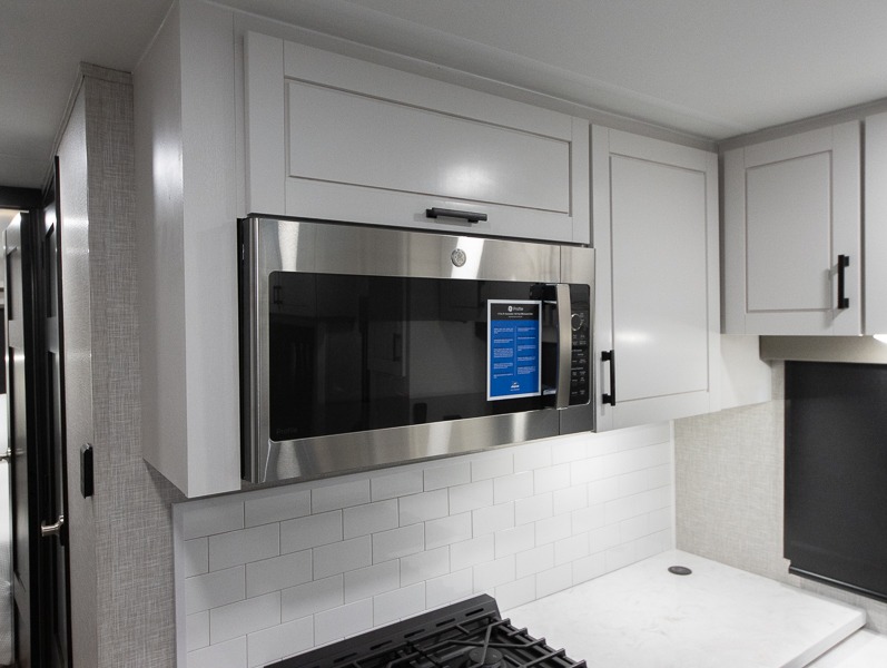 2025 Jayco Seismic Luxury Series 4113, $ 101,999