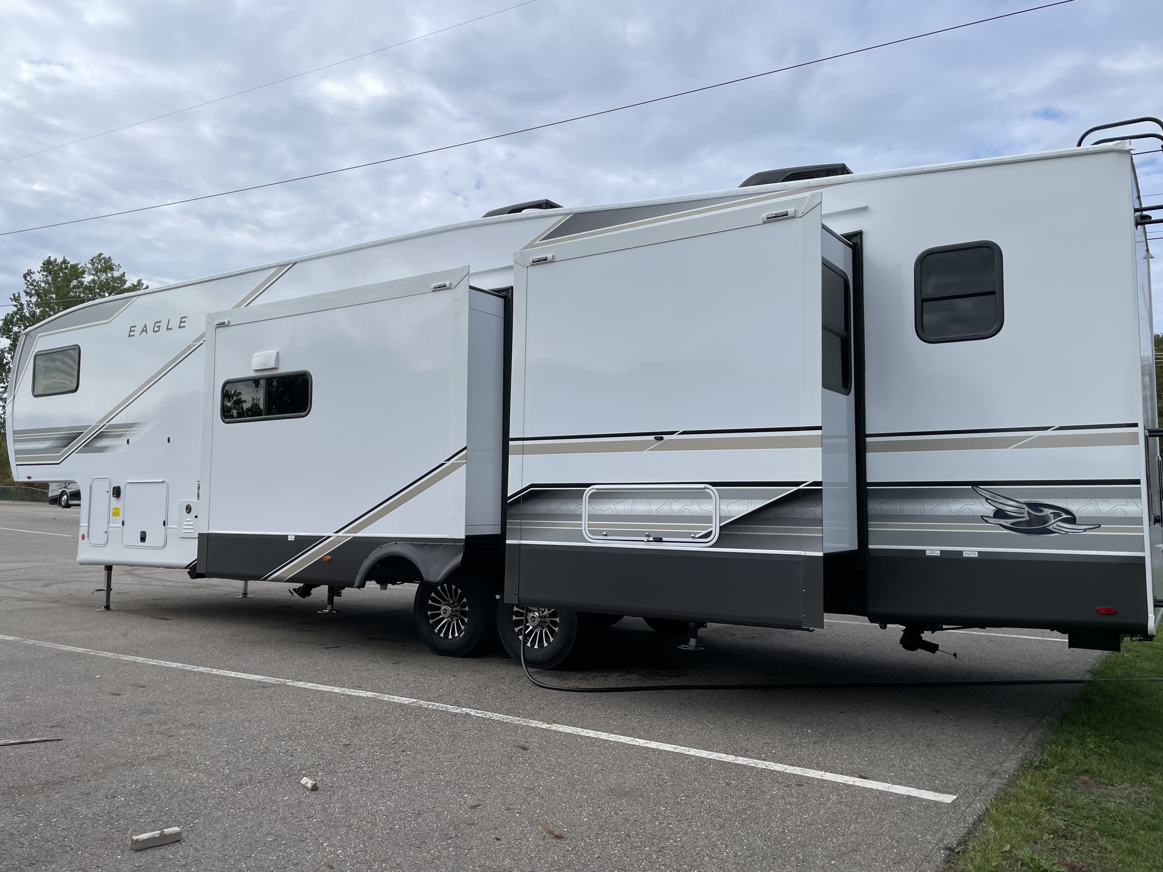 2027 Jayco Eagle 367TBTS, $ 75,995