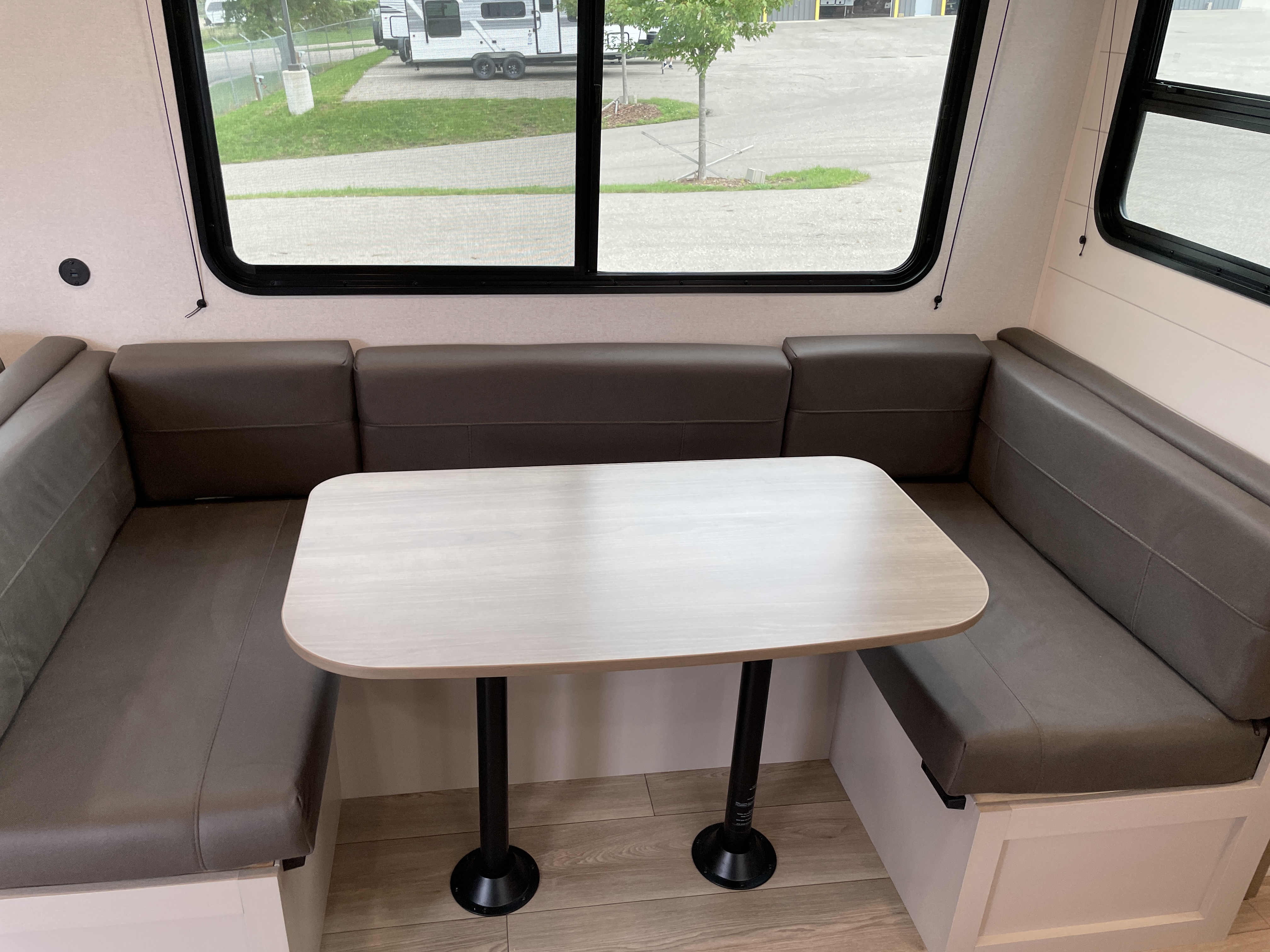 2027 Jayco Jay Flight 335BHS, $ 35,999