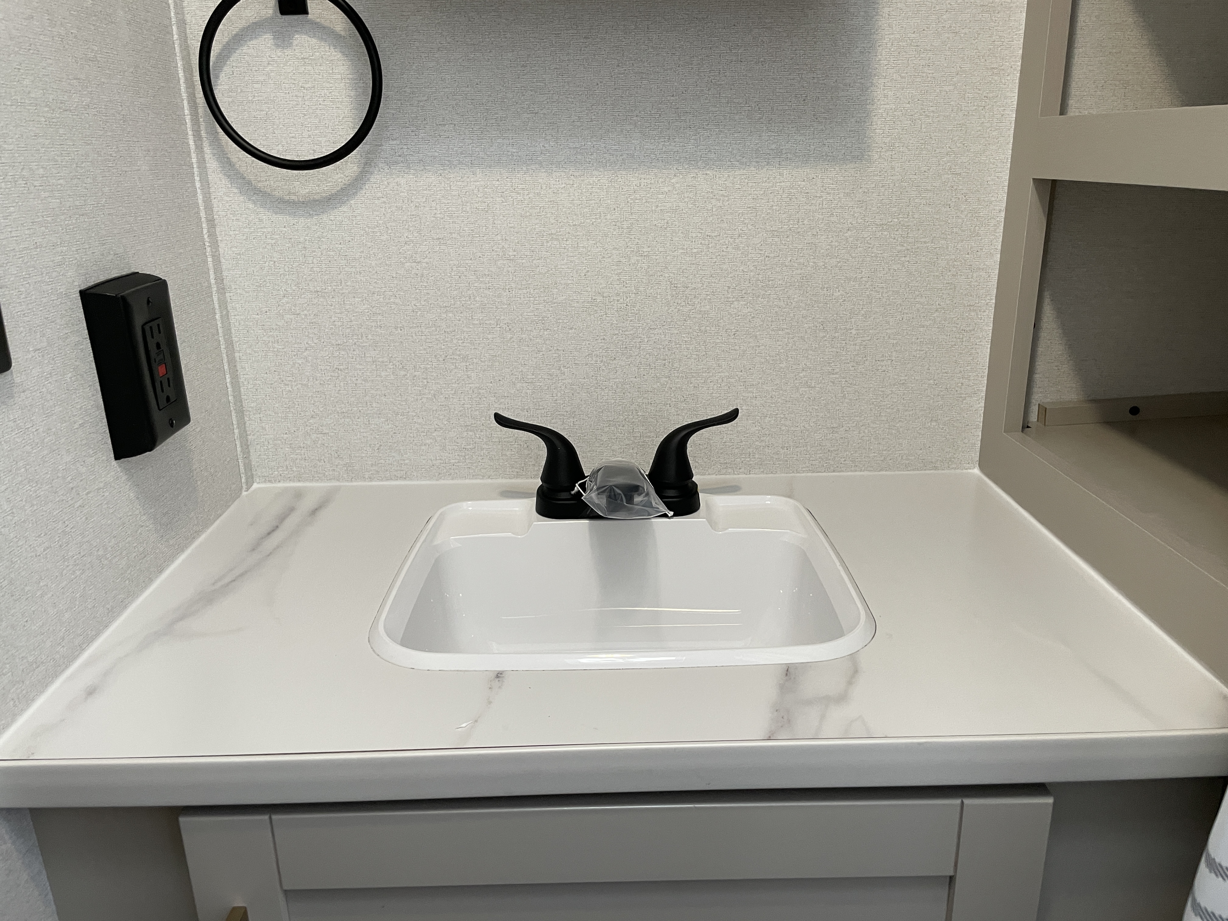 2027 Jayco Jay Flight 335BHS, $ 35,999