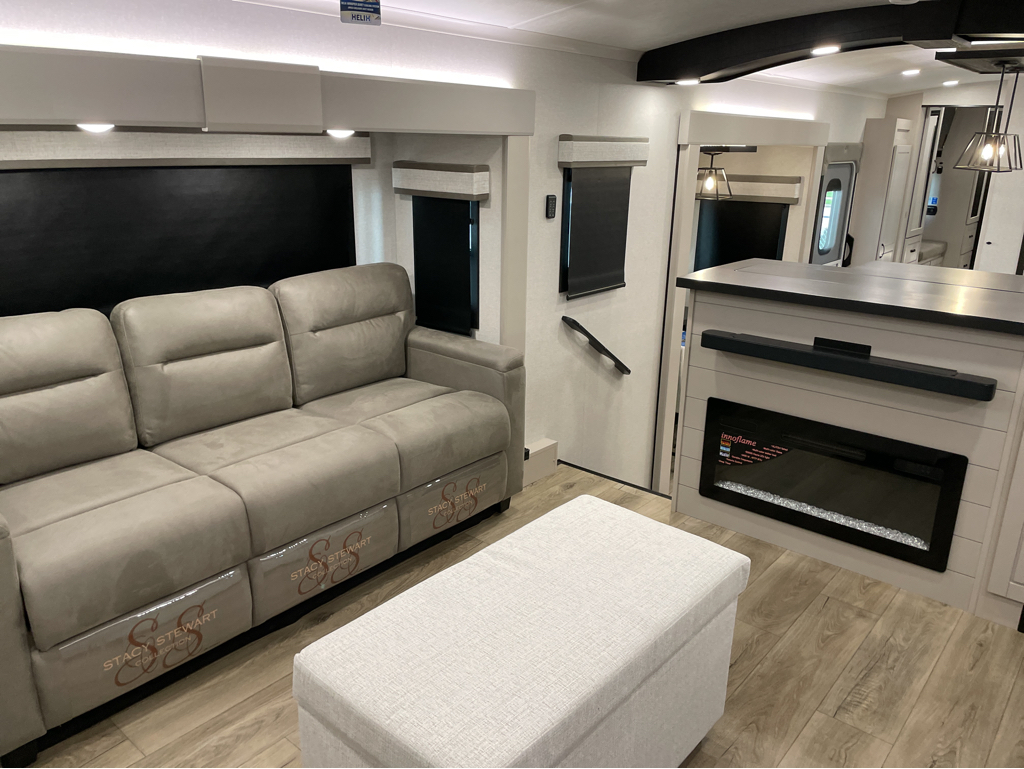 2026 Jayco North Point 382FLRB, $ 104,990