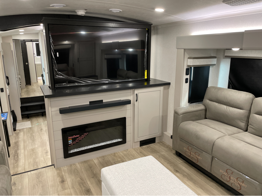 2026 Jayco North Point 382FLRB, $ 104,990