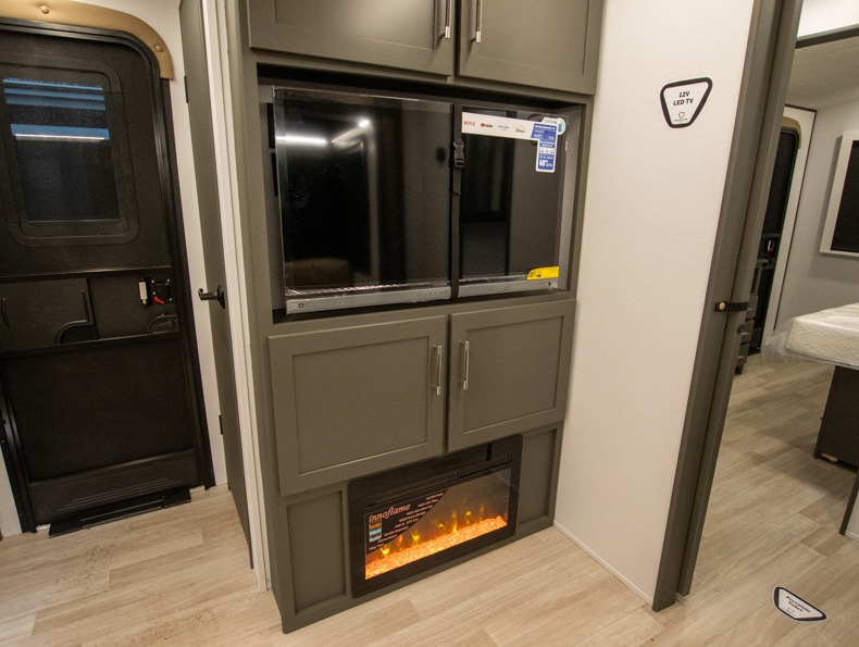 2026 Keystone Bullet Premium 265FKS, $ 37,990