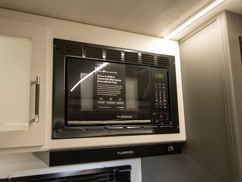 2026 Keystone Bullet Premium 265FKS, $ 37,990