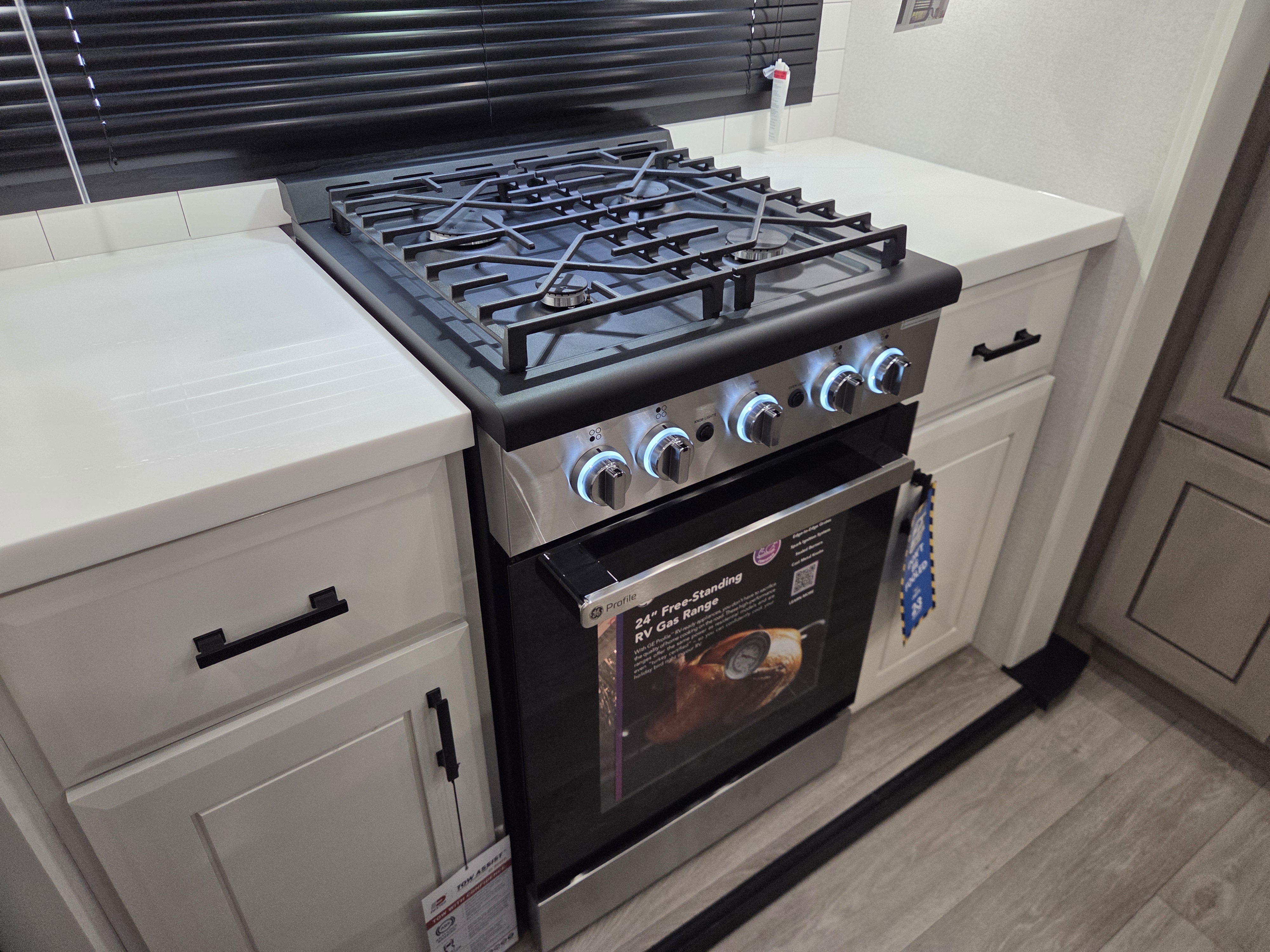 2027 Jayco Pinnacle 39FLOK, $ 144,999
