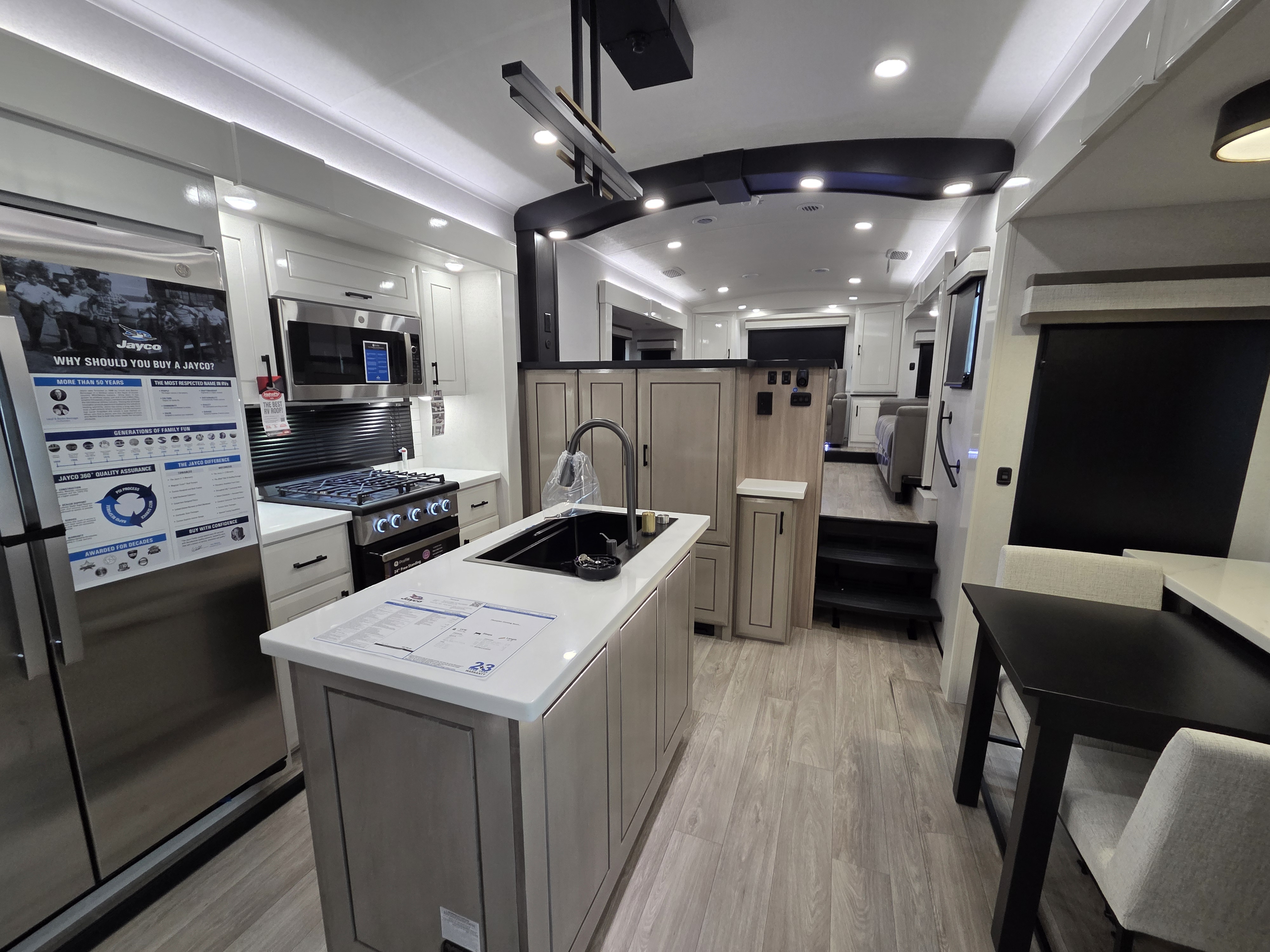 2027 Jayco Pinnacle 39FLOK, $ 144,999