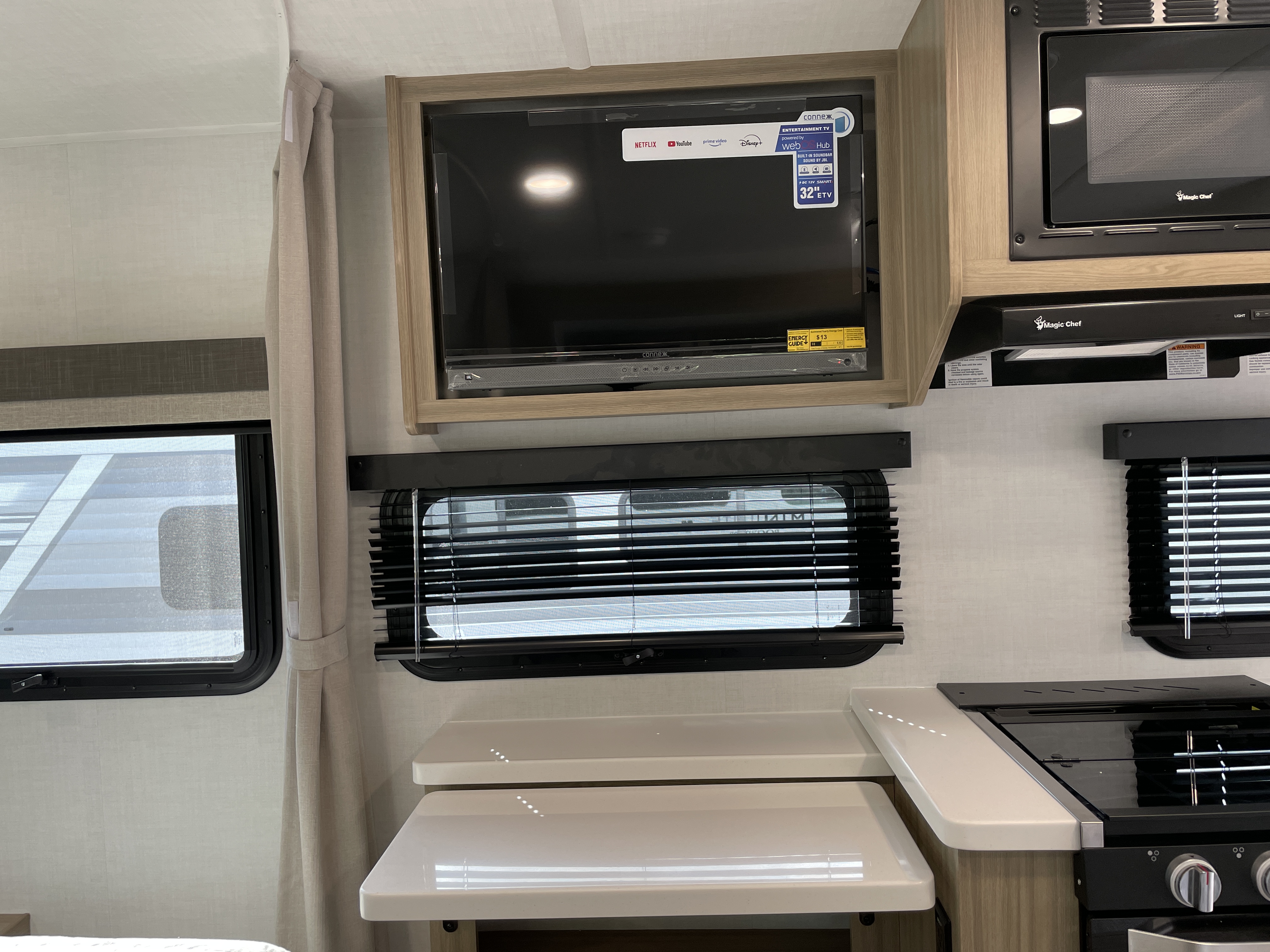 2027 Forest River Rockwood Mini Lite 2205S, $ 39,950