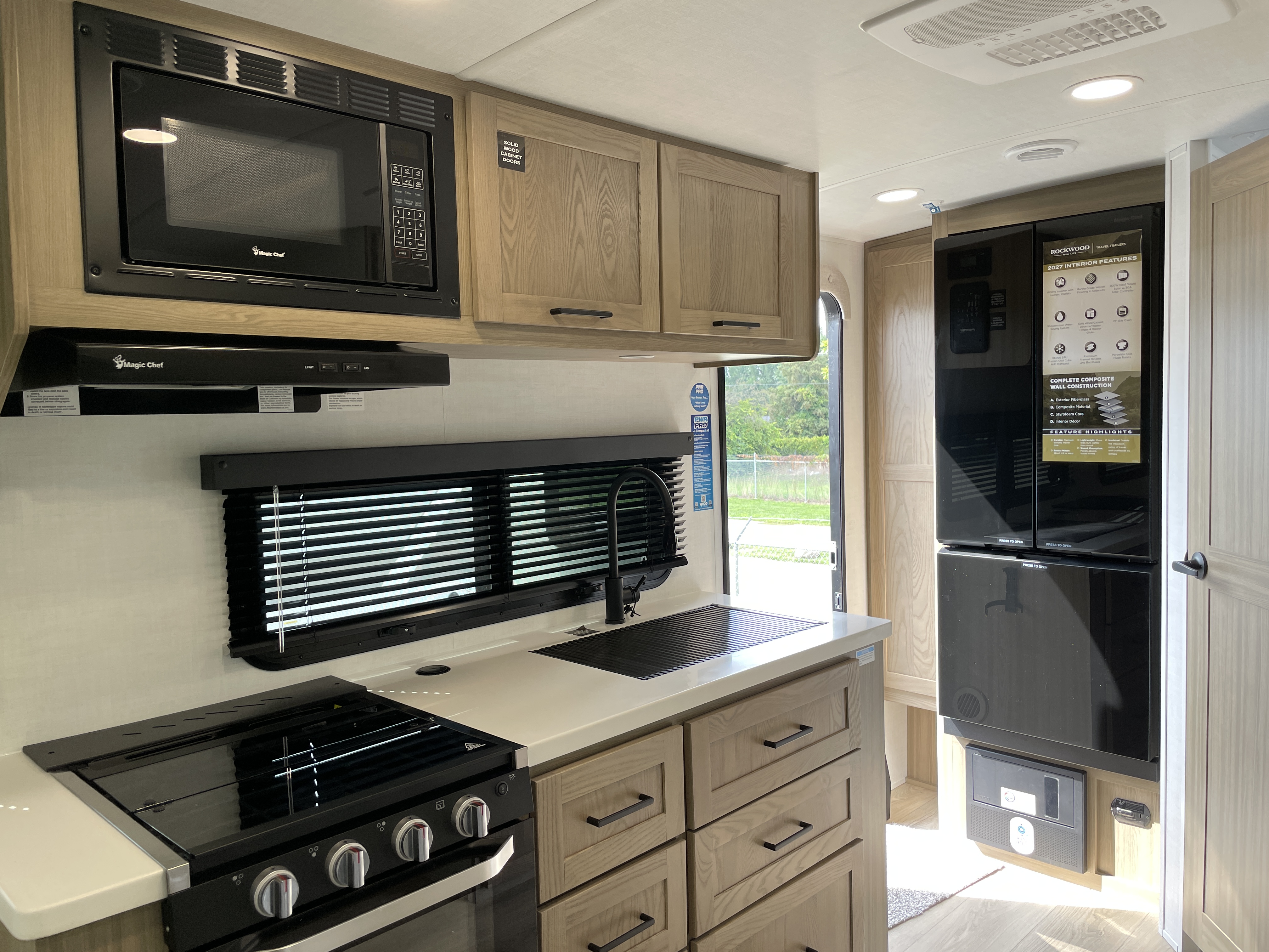 2027 Forest River Rockwood Mini Lite 2205S, $ 39,950