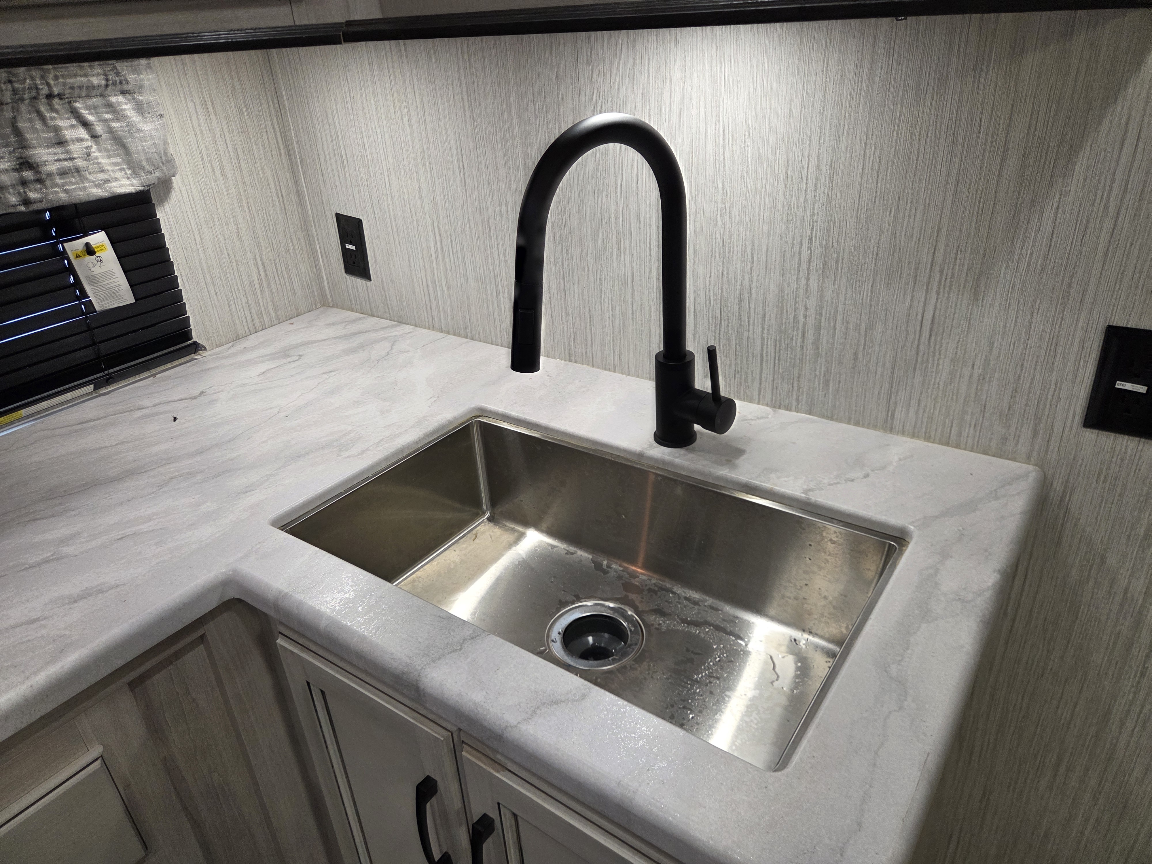 2022 Forest River Sandpiper 3330BH, $ 49,999